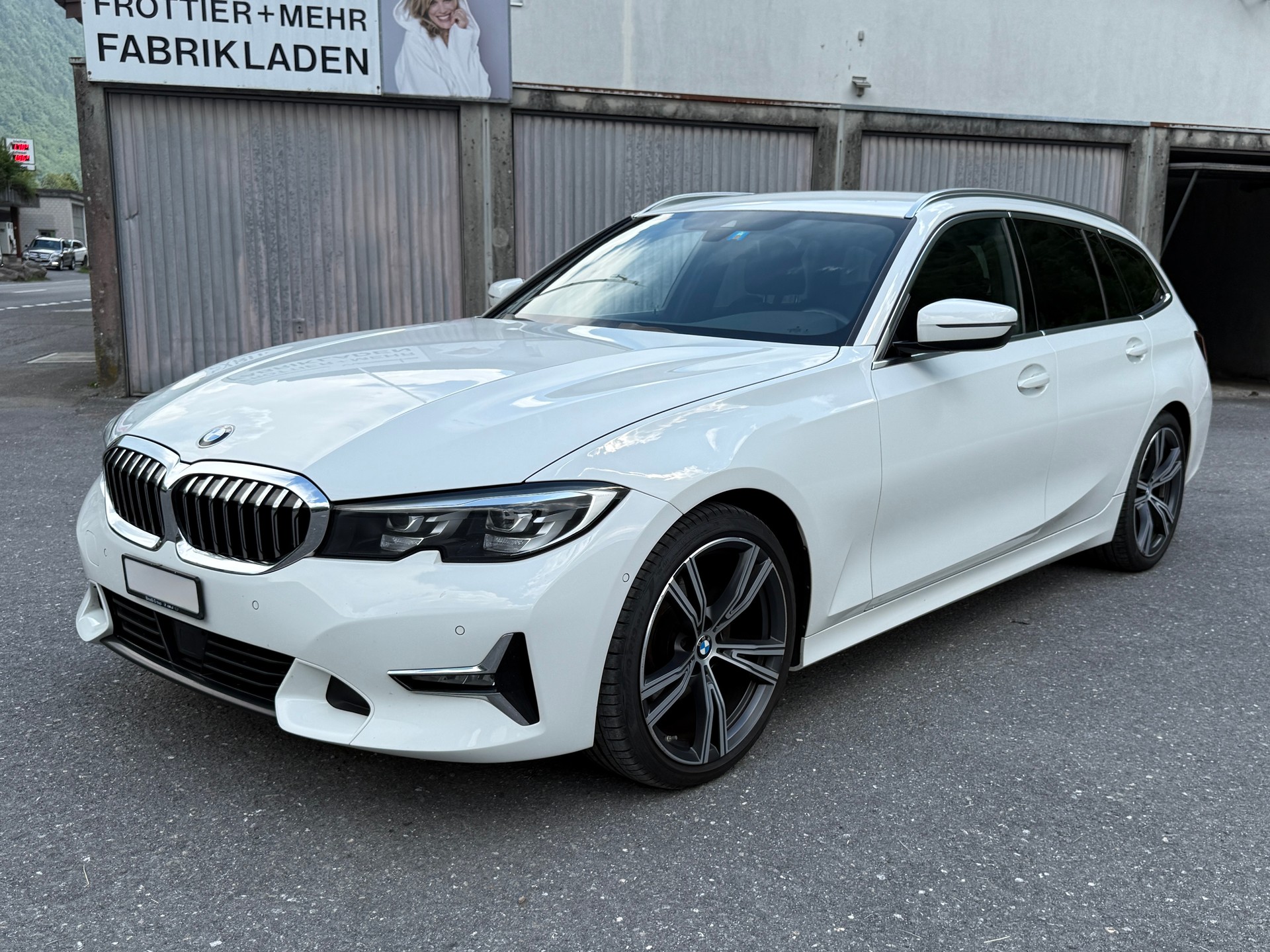 BMW 320d xDrive SAG-image-0