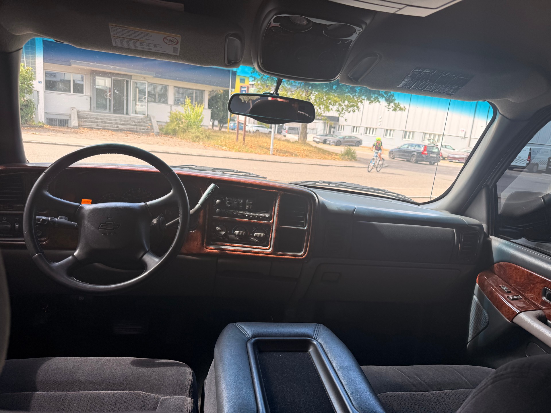 CHEVROLET Suburban LS 5.3 V8-image-12