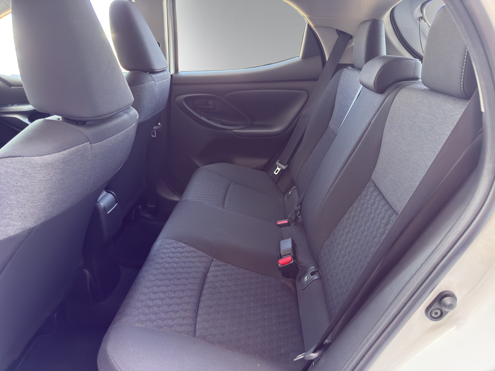 TOYOTA Yaris 1.5 Trend e-CVT-image-10