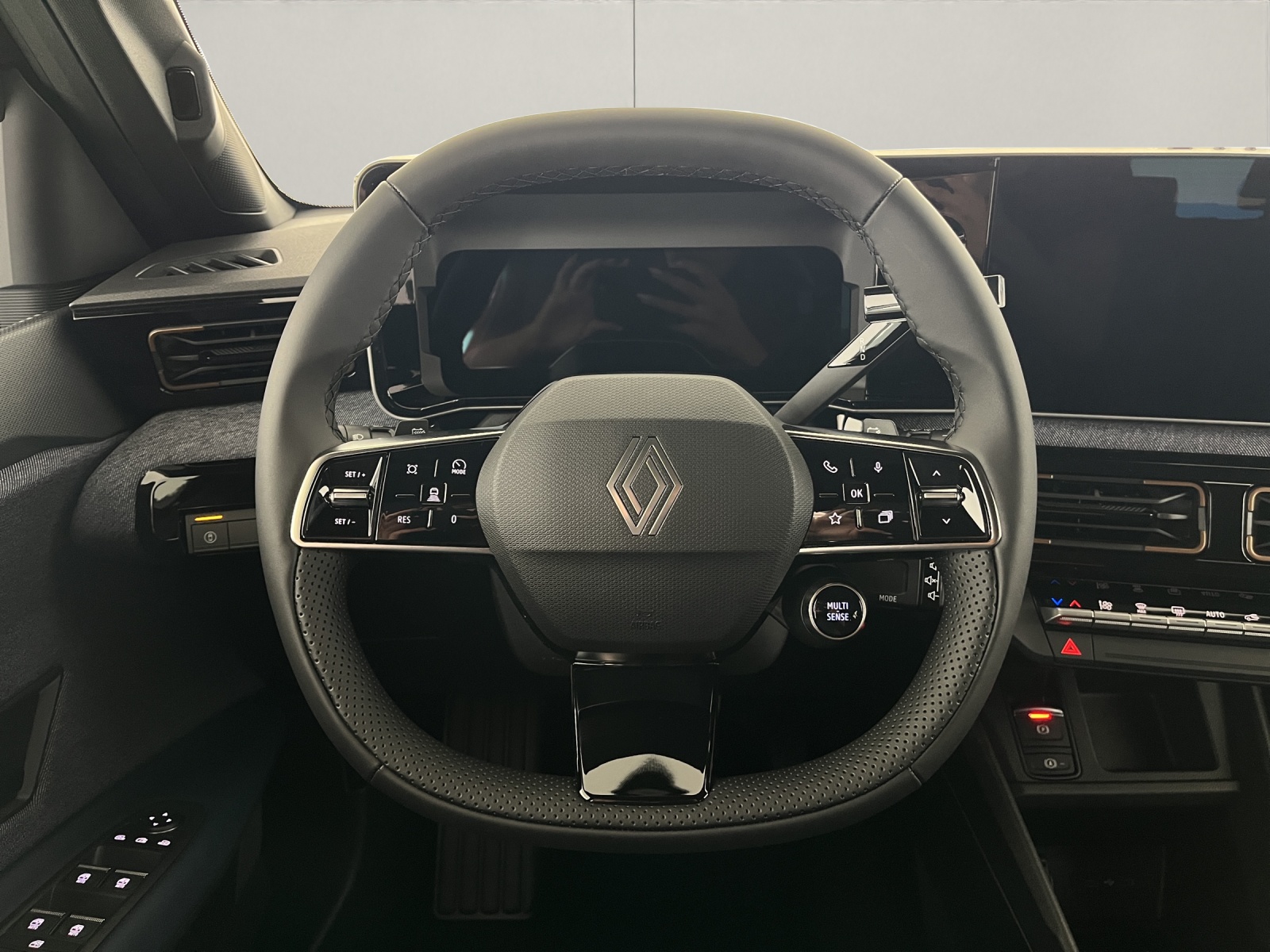 RENAULT R4 E-Tech Comfort Range plein sud techno-image-9
