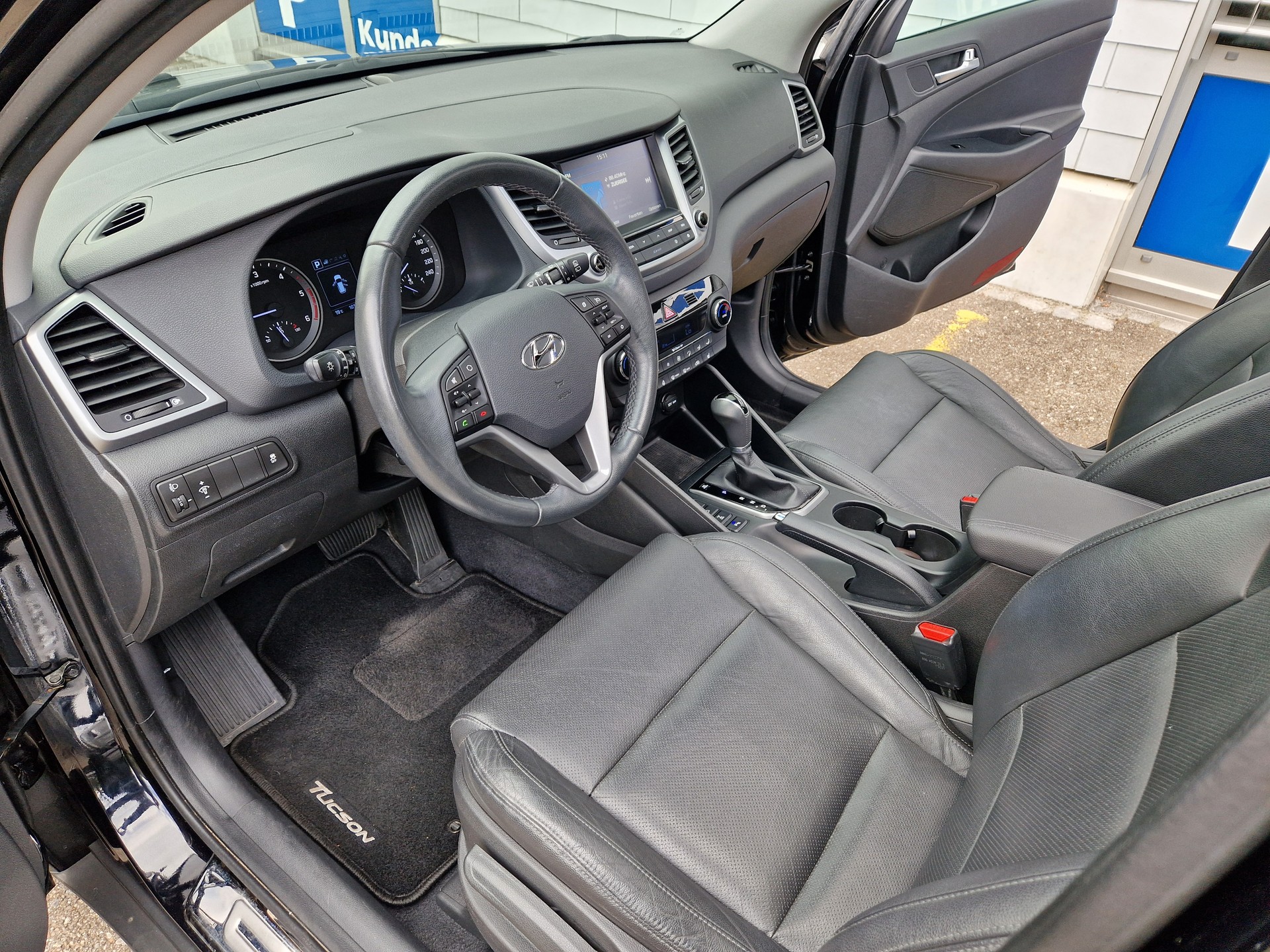HYUNDAI Tucson 2.0 CRDI Vertex 4WD Automatic-image-10