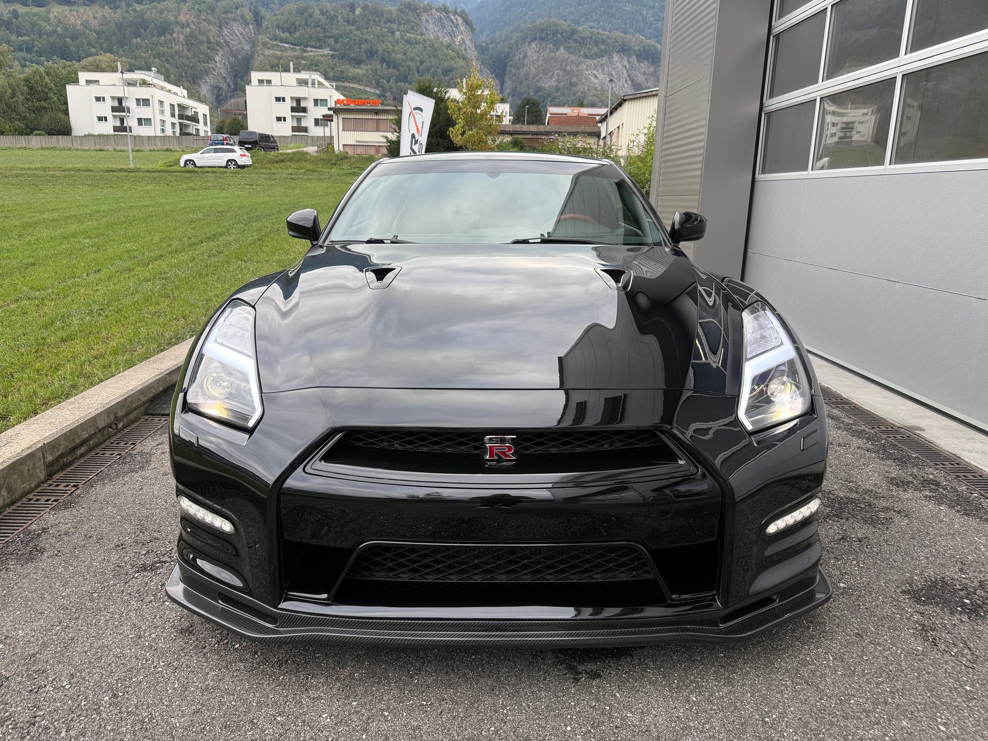 NISSAN GT-R 3.8 V6 Biturbo Black Edition-image-2