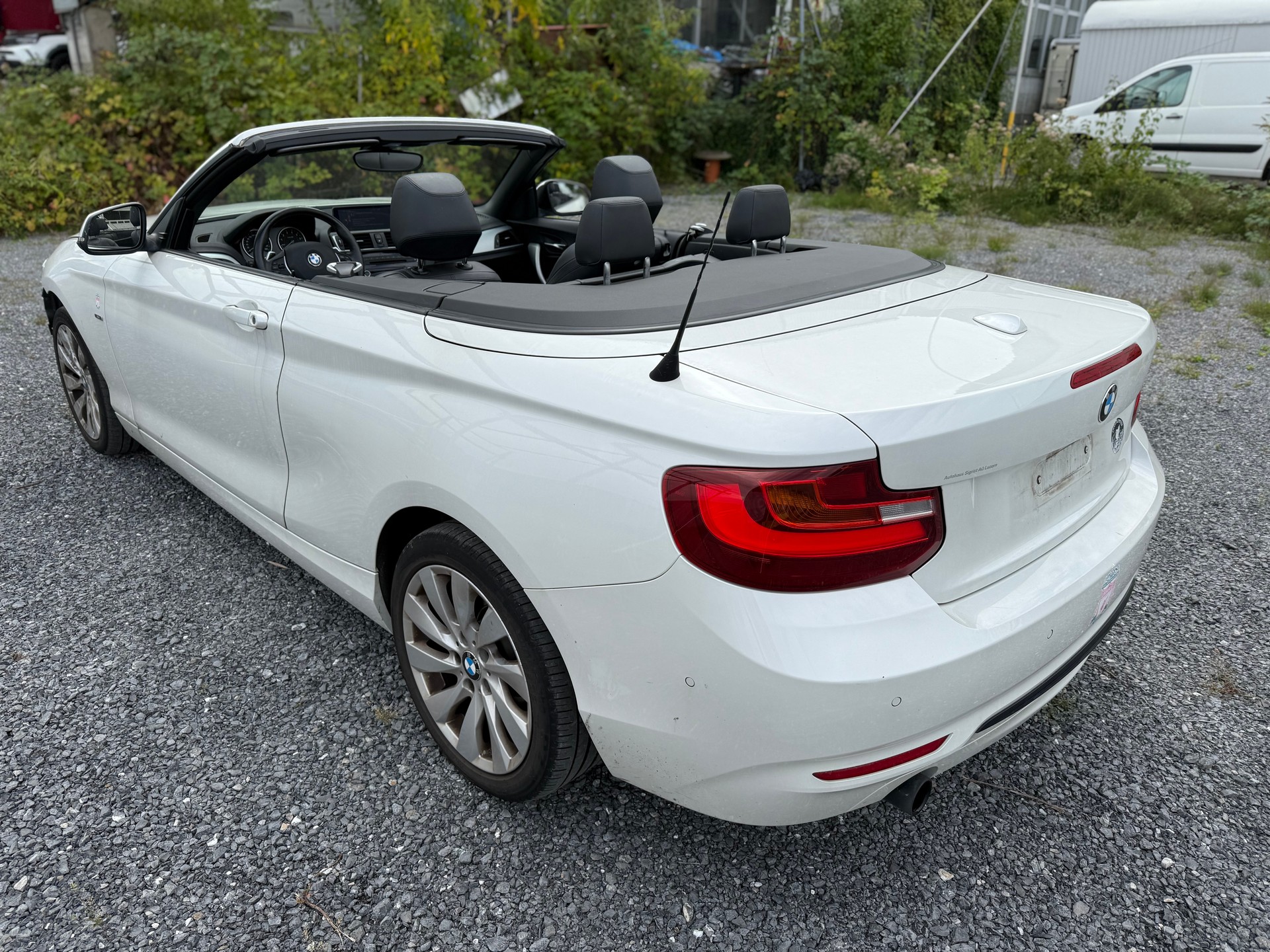BMW 220i Sport Line Steptronic-image-7