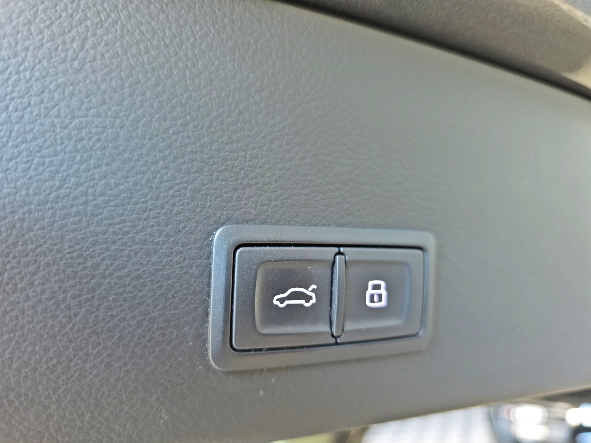 AUDI A6 Avant 3.0 BiTDI V6 qu. competition tiptronic-image-19