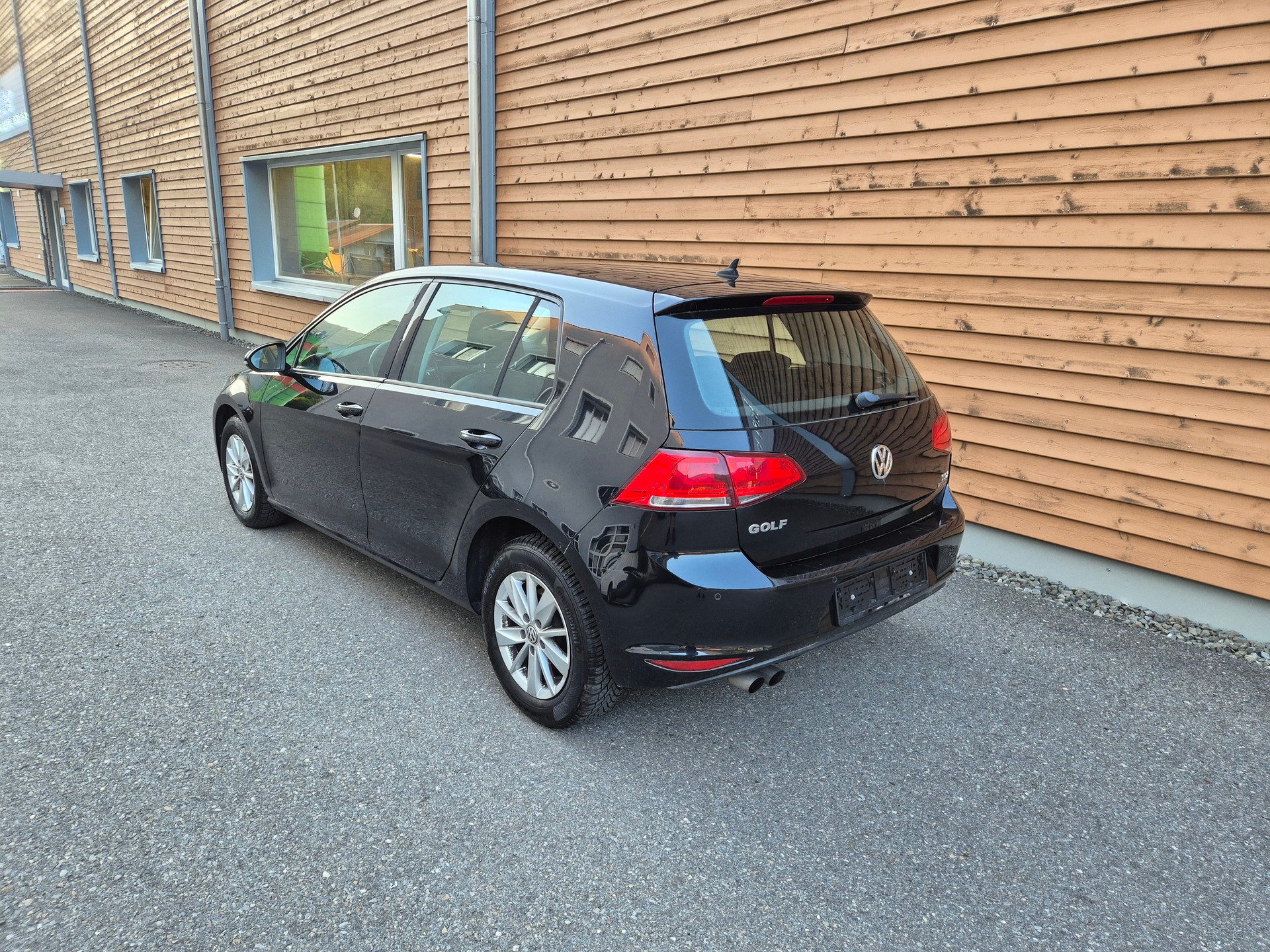VW Golf 1.6 TDI Comfortline 4Motion-image-1