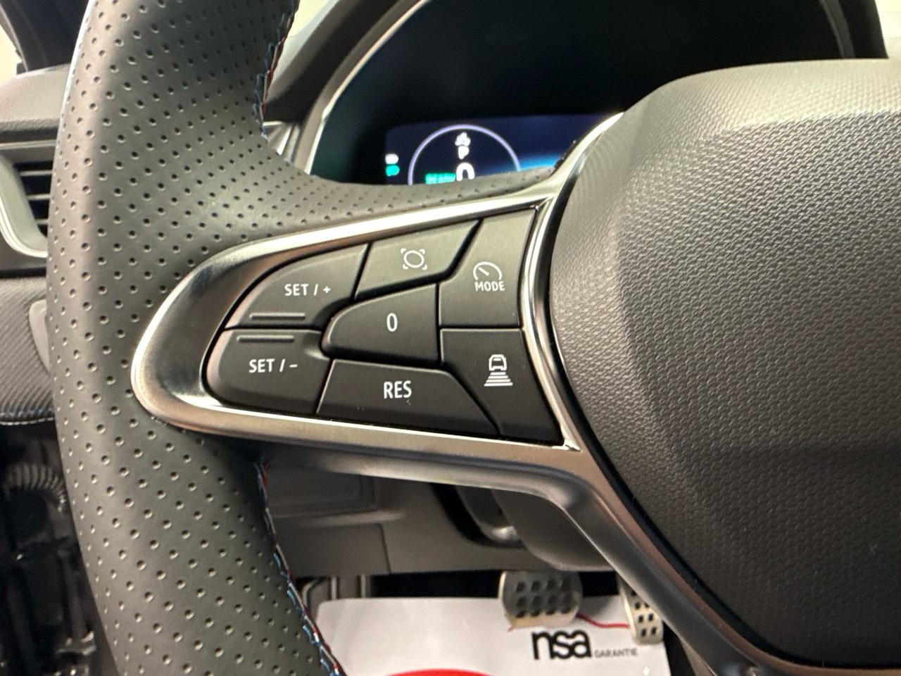 RENAULT Captur 1.8 E-Tech 160 Esprit Alpine DHT-image-9