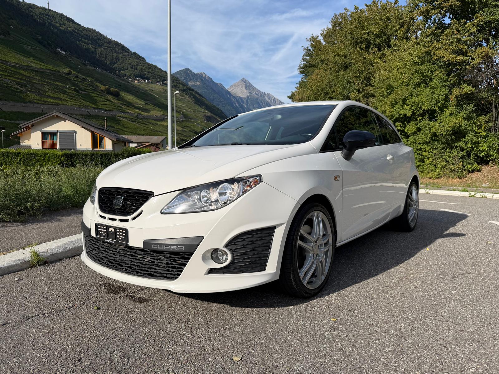 SEAT Ibiza SC 1.4 TSI Cupra DSG-image-0