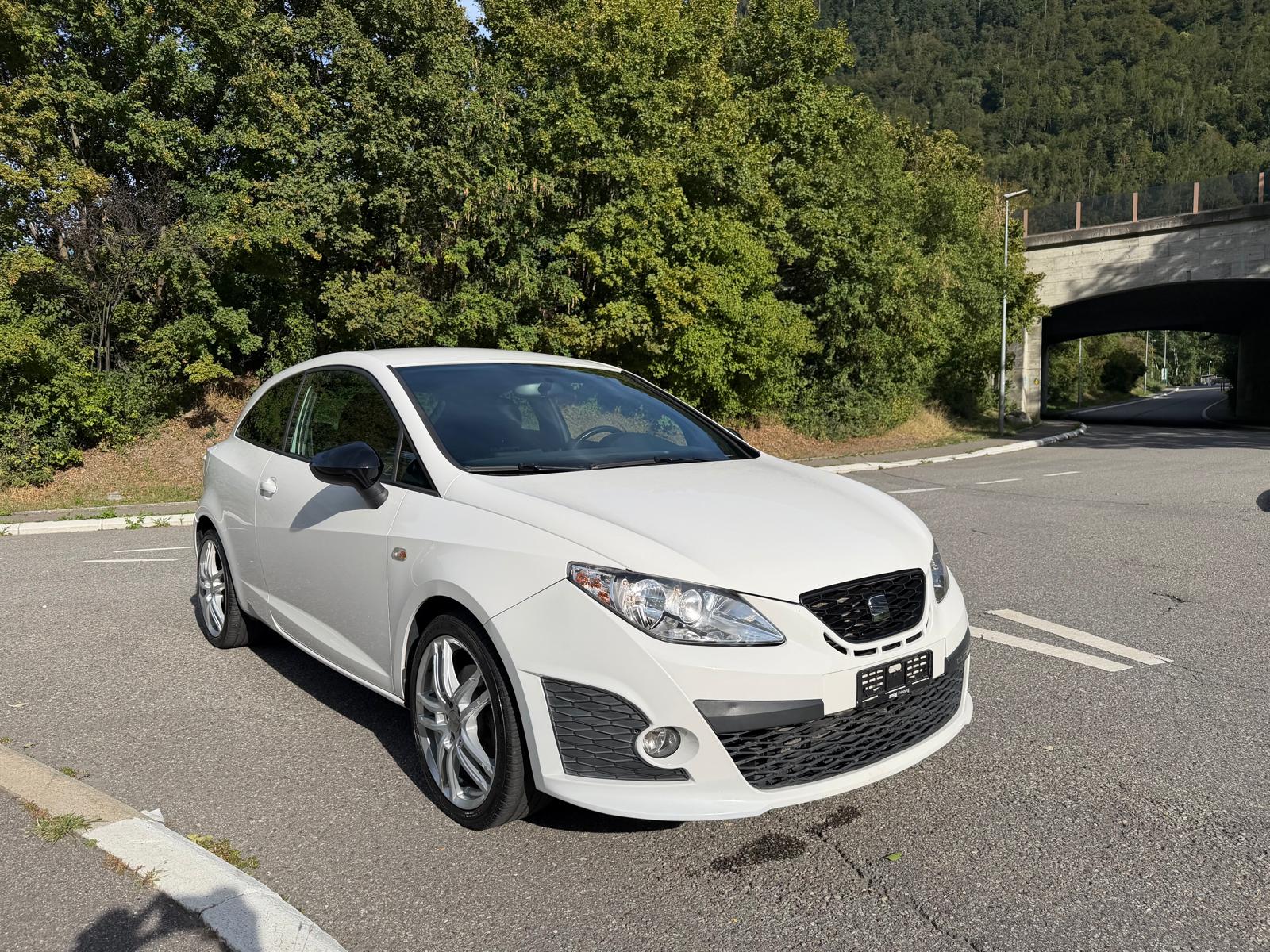 SEAT Ibiza SC 1.4 TSI Cupra DSG-image-4