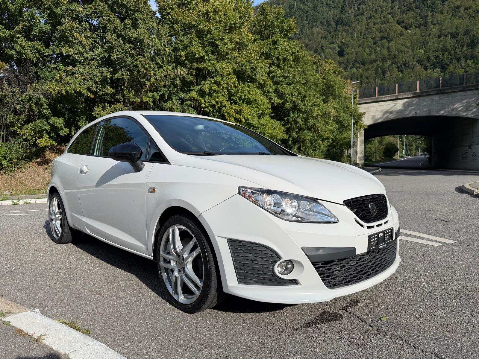 SEAT Ibiza SC 1.4 TSI Cupra DSG-image-3
