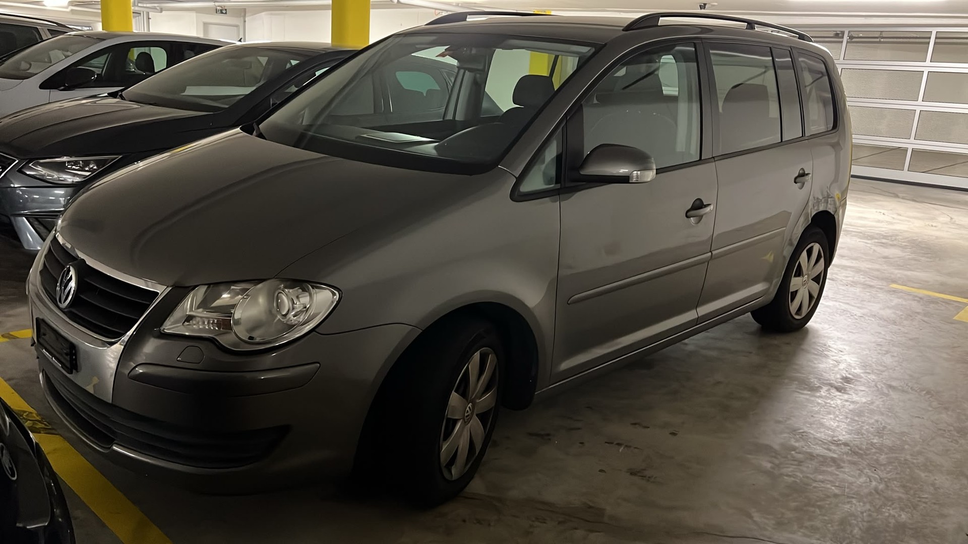 VW Touran 1.9 TDI Trendline DSG-image-3