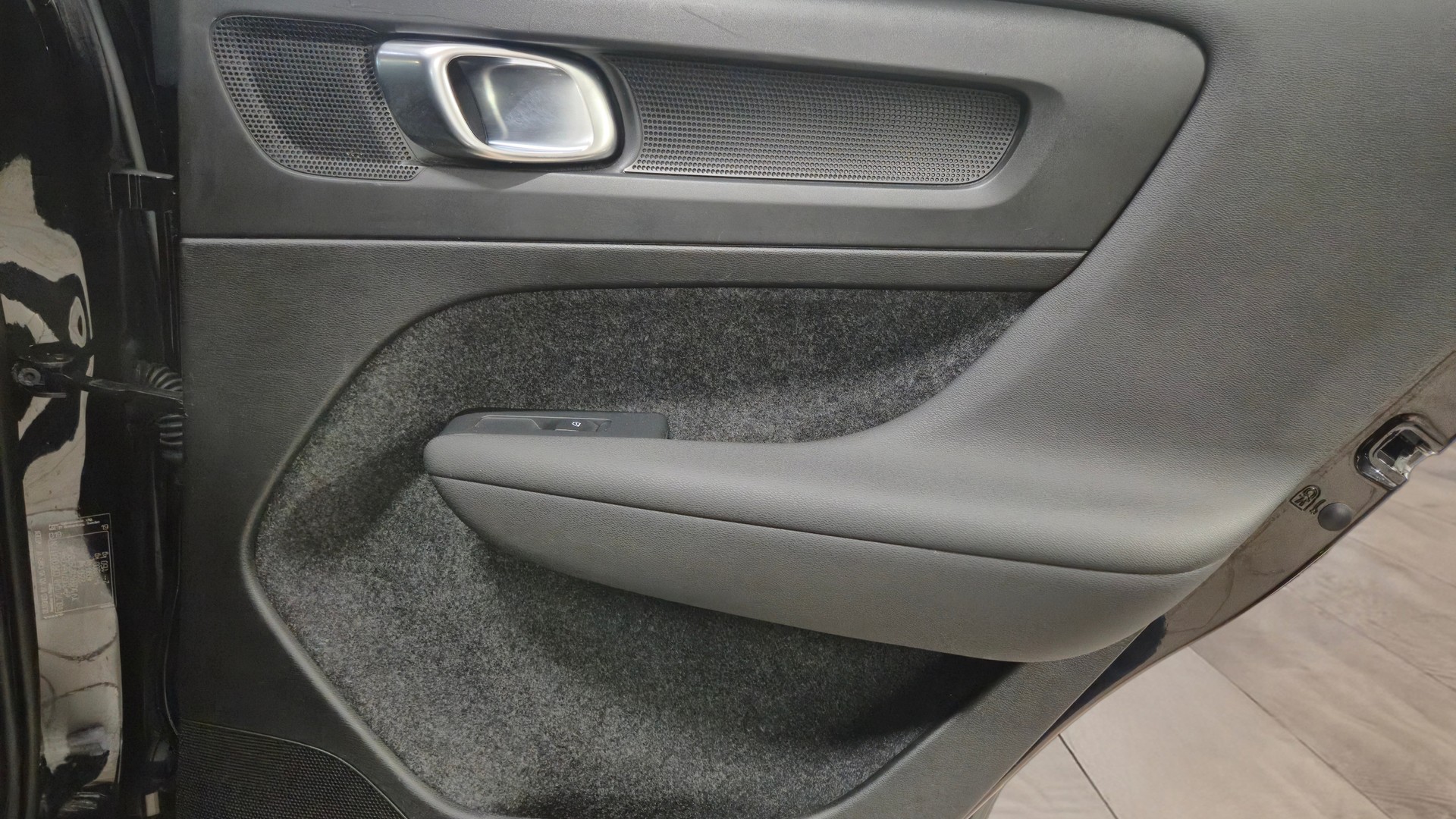 VOLVO XC40 T5 PHEV Core DCT LEASING à partir de CHF 410.-/mois-image-12