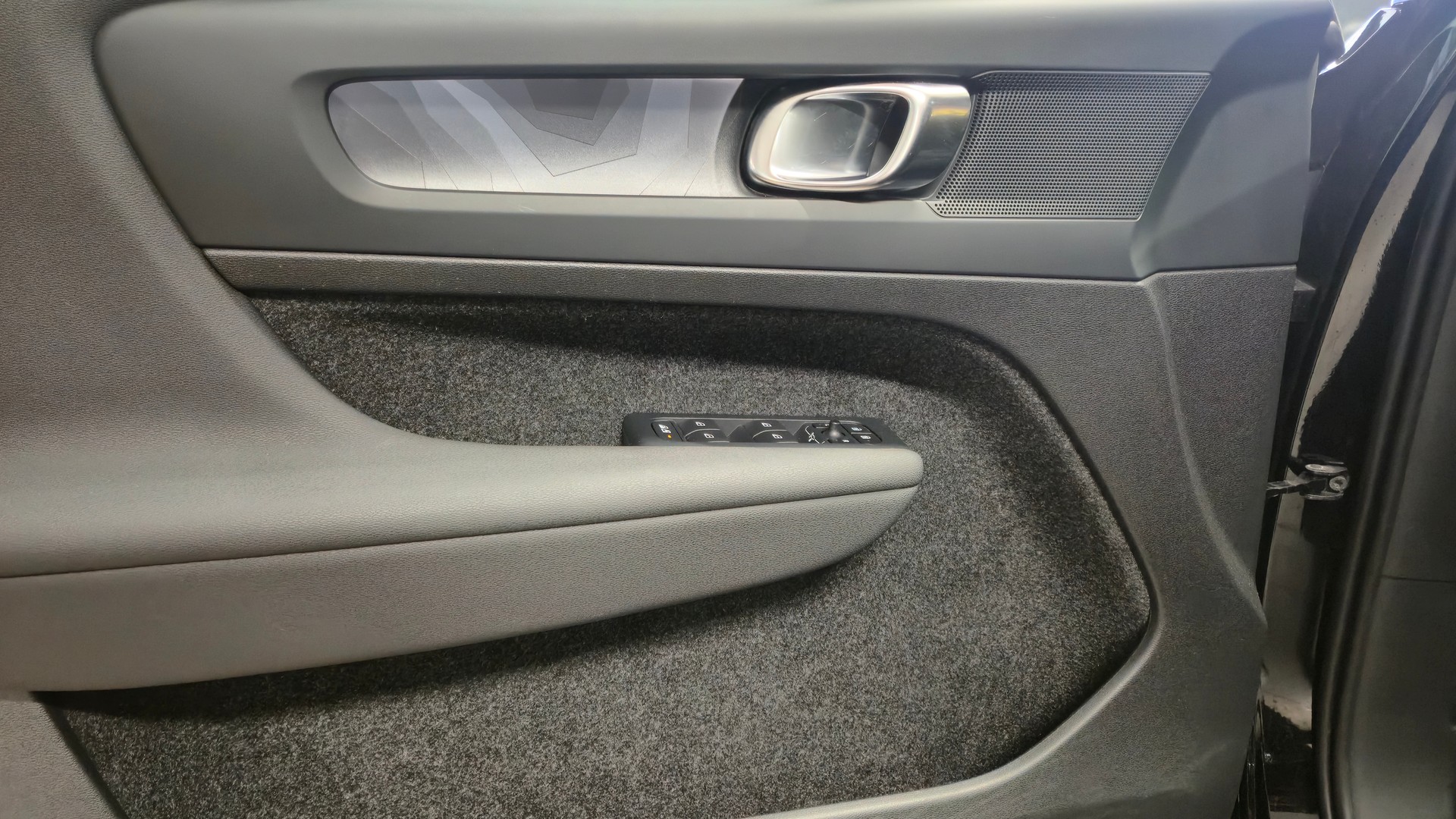 VOLVO XC40 T5 PHEV Core DCT LEASING à partir de CHF 410.-/mois-image-6