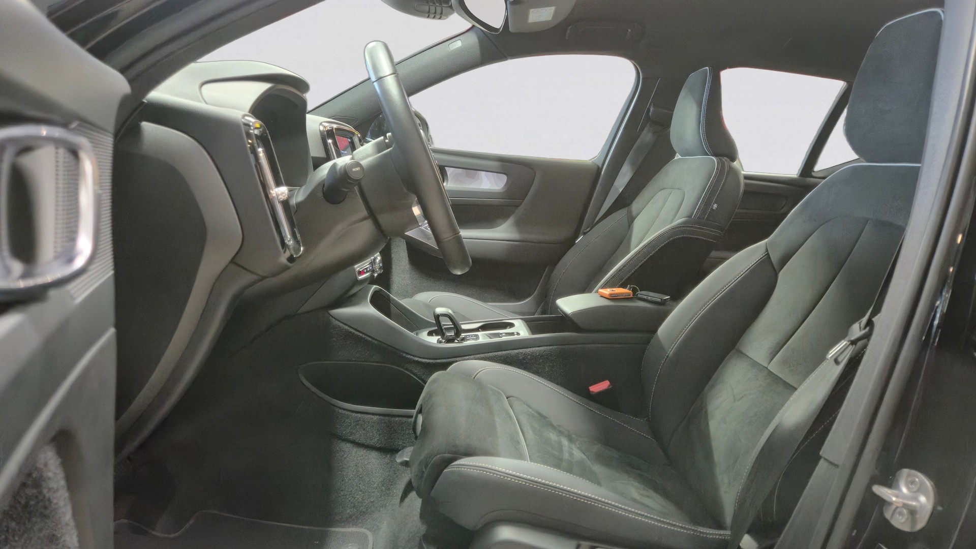 VOLVO XC40 T5 PHEV Core DCT LEASING à partir de CHF 410.-/mois-image-7