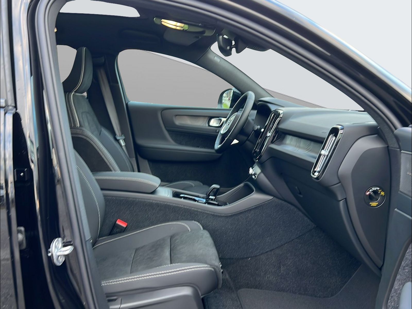 VOLVO C40 P8 Twin Recharge Ultimate AWD-image-14