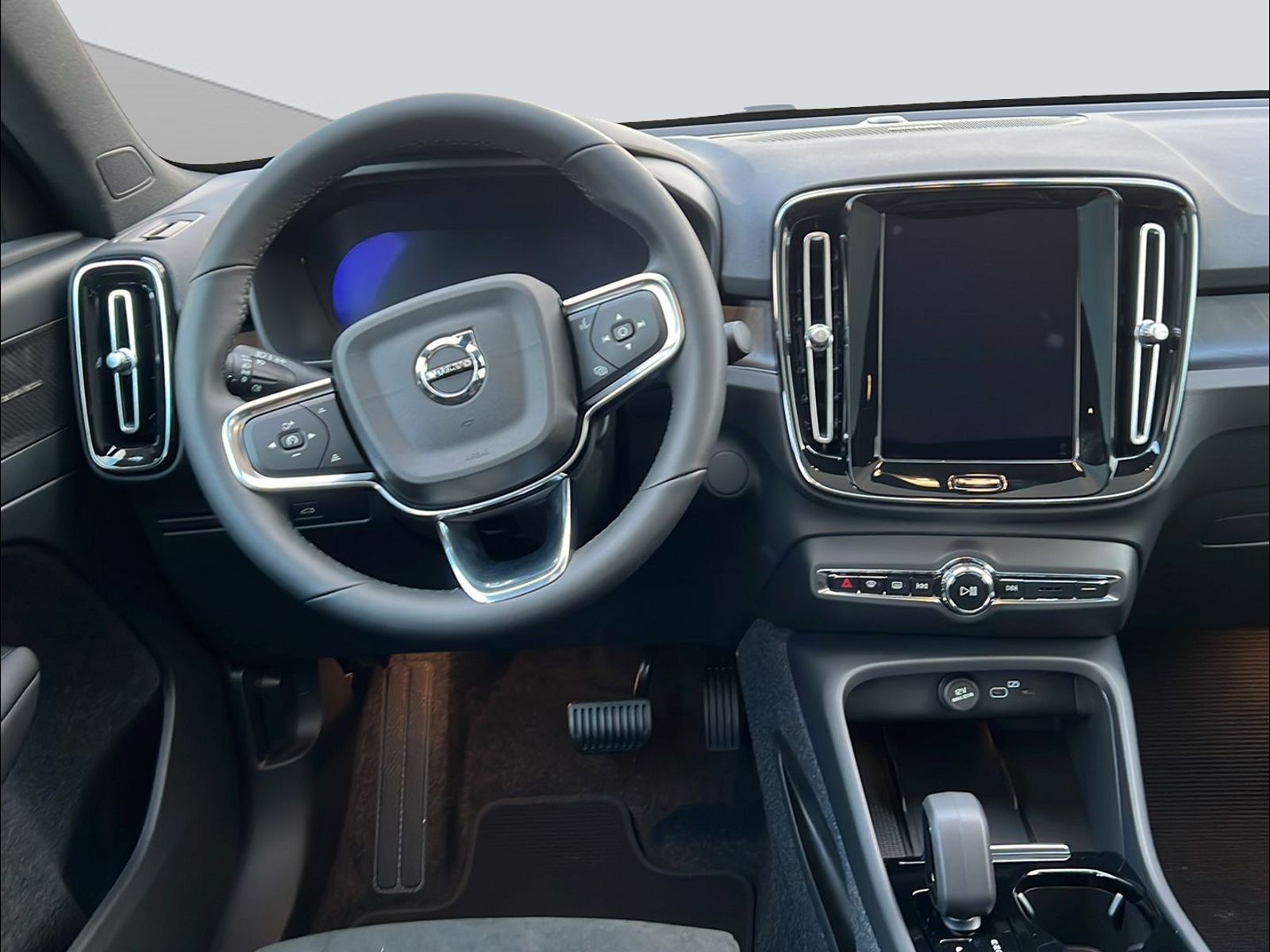 VOLVO C40 P8 Twin Recharge Ultimate AWD-image-11