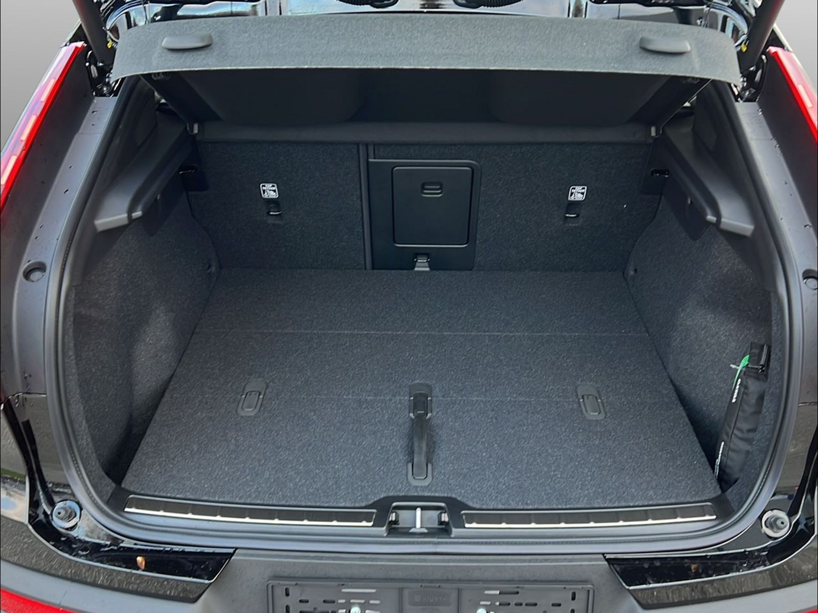 VOLVO C40 P8 Twin Recharge Ultimate AWD-image-15