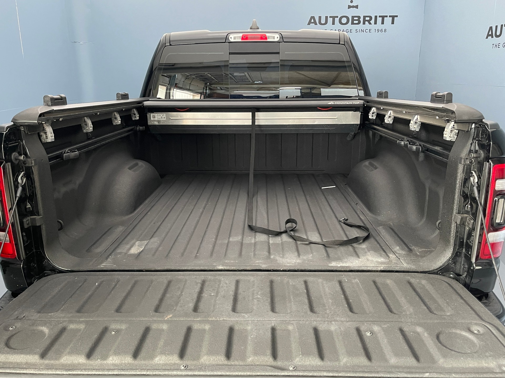 DODGE Ram 1500 Crew cab. pick-up 5.7 HEMI MDS VVT Laramie-image-14