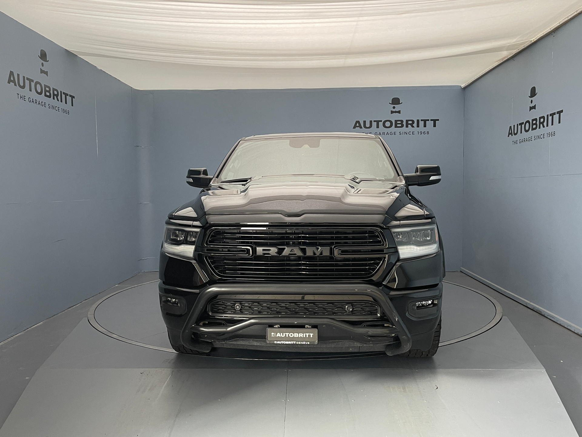 DODGE Ram 1500 Crew cab. pick-up 5.7 HEMI MDS VVT Laramie-image-1