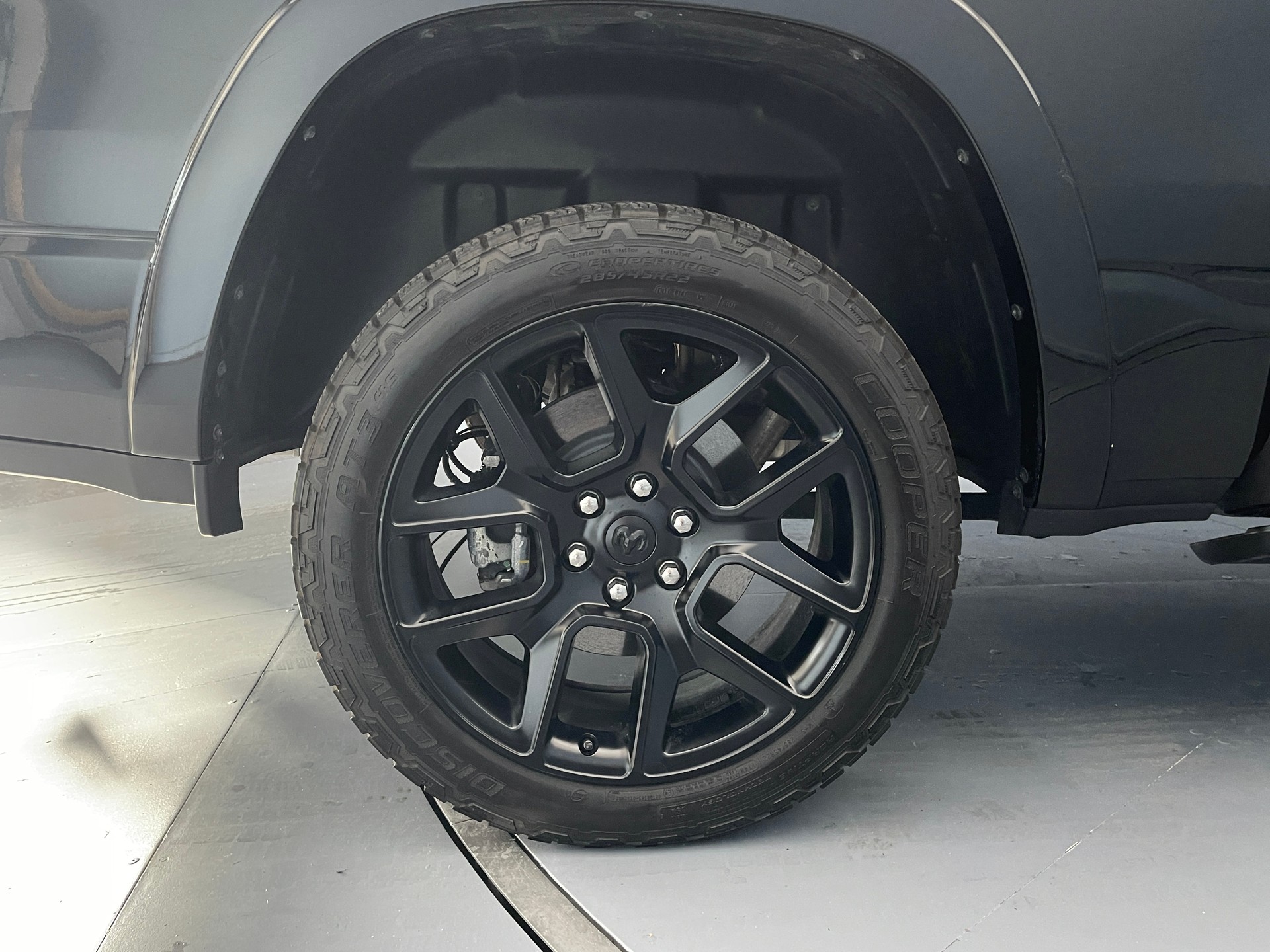 DODGE Ram 1500 Crew cab. pick-up 5.7 HEMI MDS VVT Laramie-image-16
