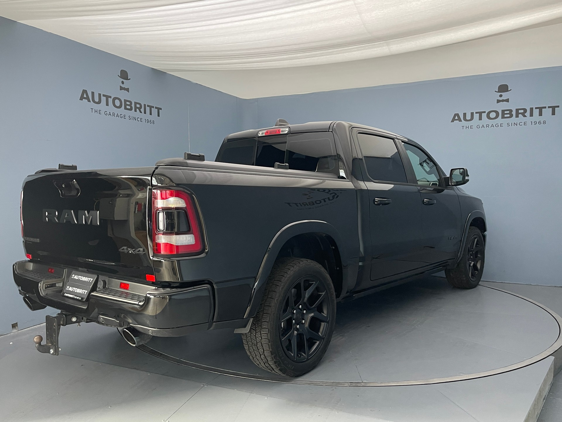 DODGE Ram 1500 Crew cab. pick-up 5.7 HEMI MDS VVT Laramie-image-4