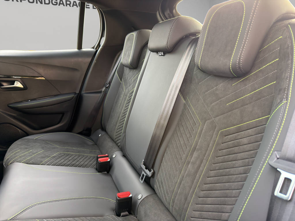 PEUGEOT 208 1.2 Hybrid 145 GT Exclusive-image-6