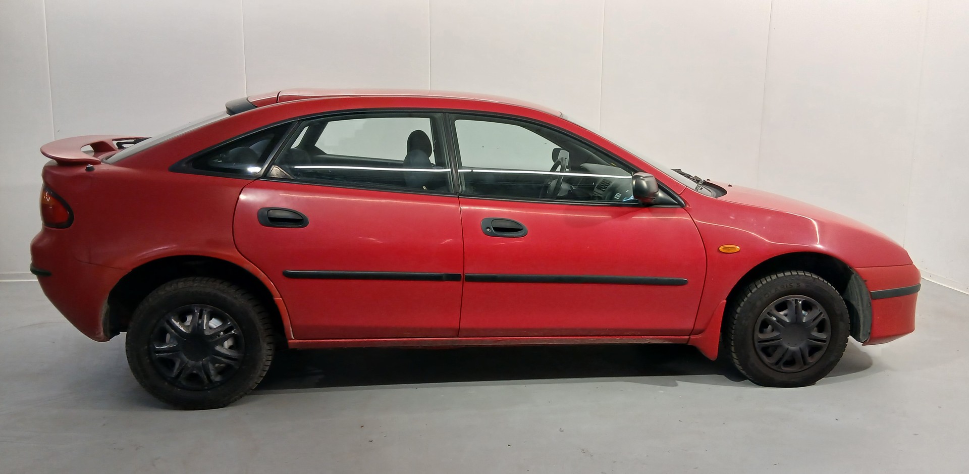 MAZDA 323 F 1.5i-16V-image-2