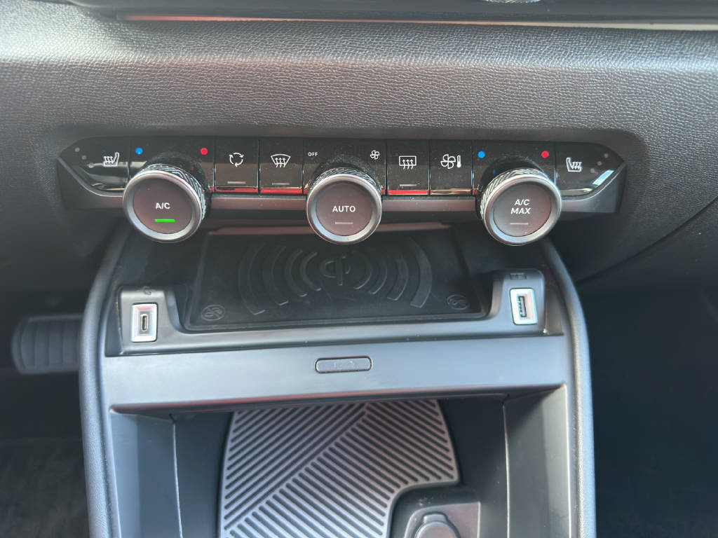 CITROEN C4 1.5 BlueHDi Shine EAT8-image-15