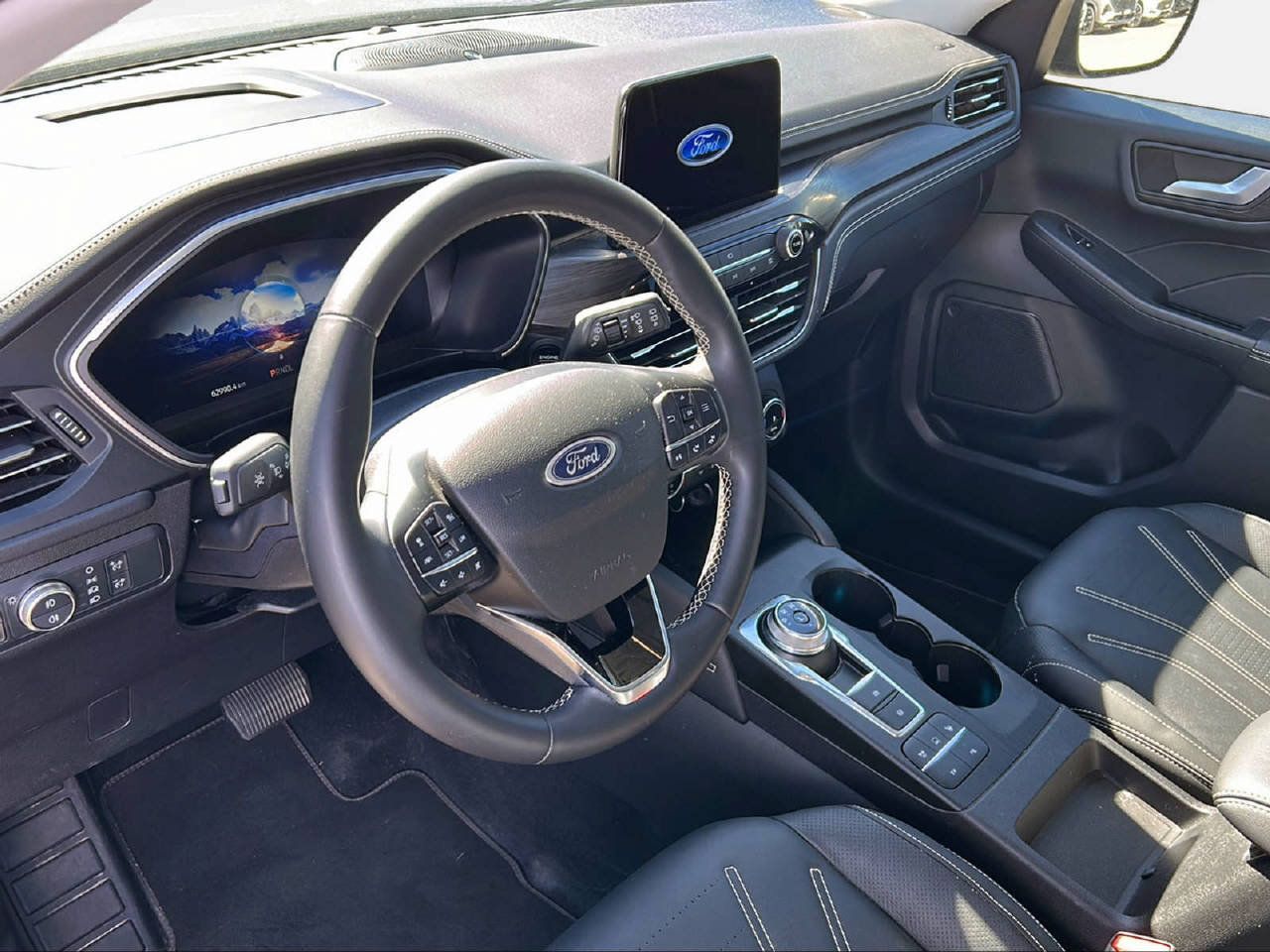 FORD Kuga 2.5 Plug-in Hybrid Vignale-image-3