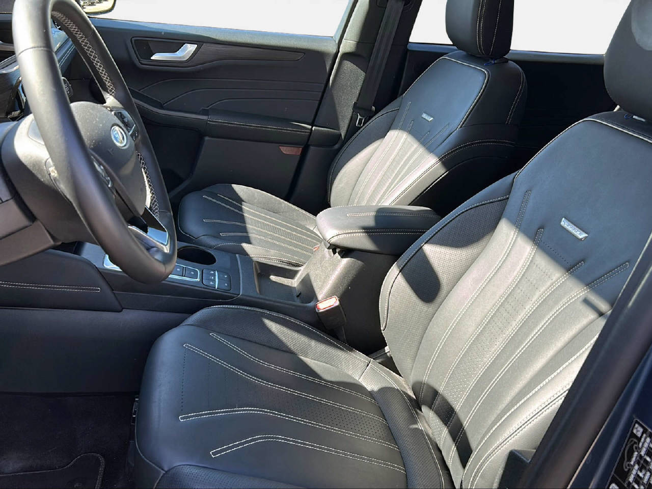 FORD Kuga 2.5 Plug-in Hybrid Vignale-image-2