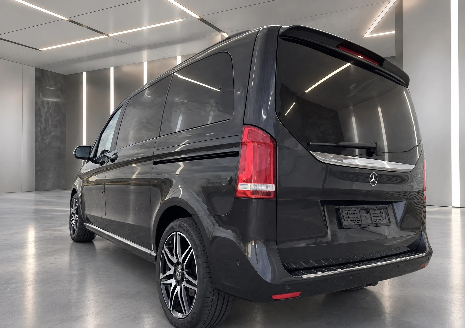 MERCEDES-BENZ V 300 d Swiss Ed. kurz 4matic-image-3