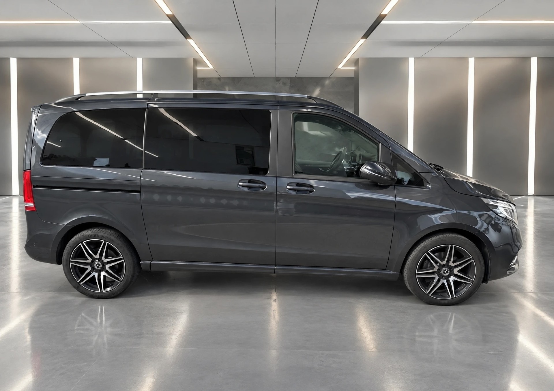 MERCEDES-BENZ V 300 d Swiss Ed. kurz 4matic-image-1