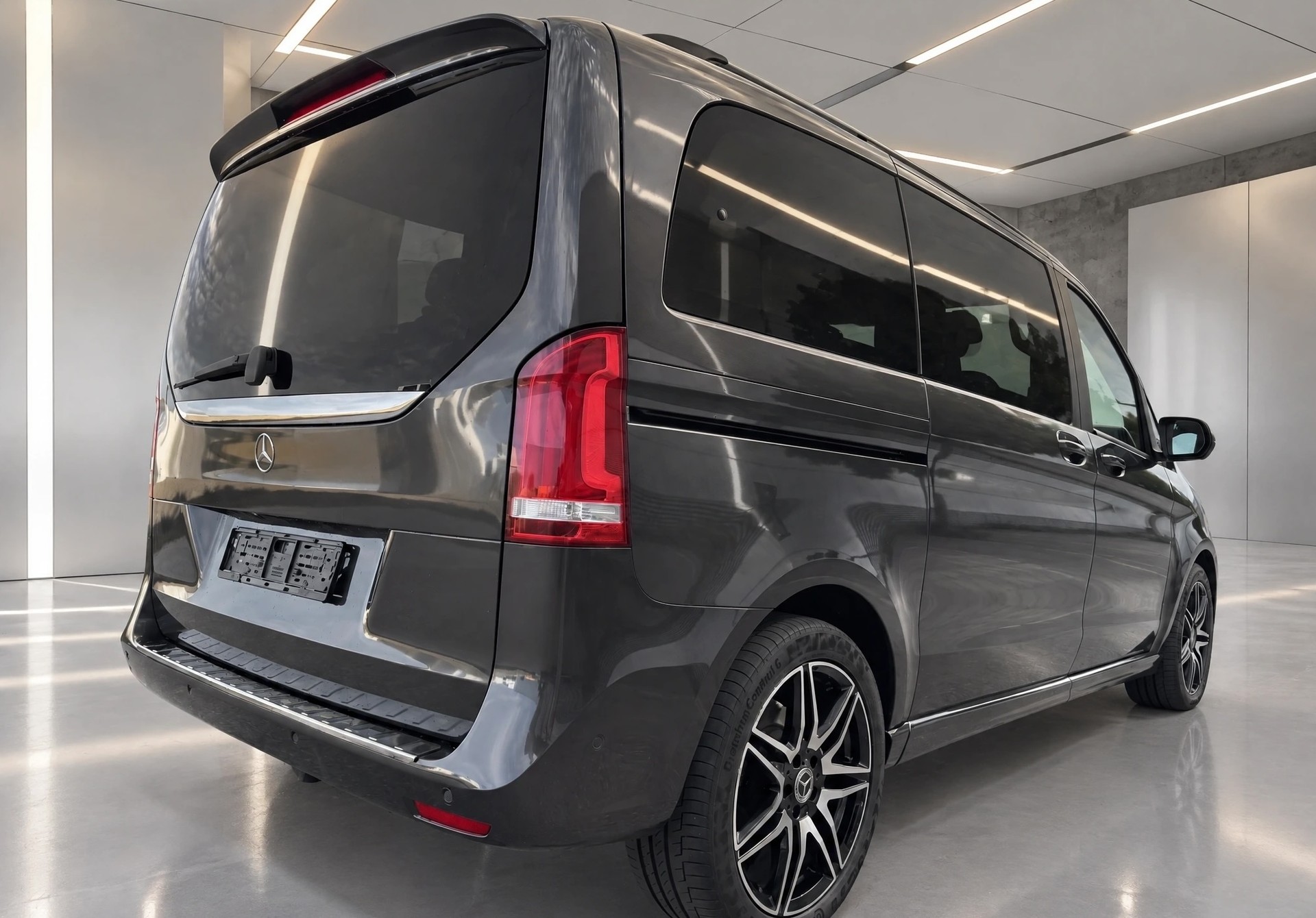 MERCEDES-BENZ V 300 d Swiss Ed. kurz 4matic-image-2