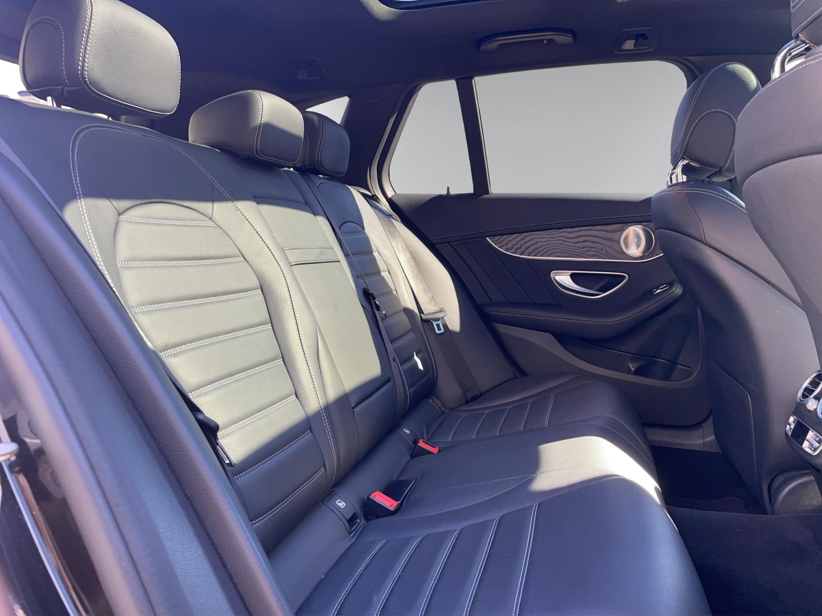 MERCEDES-BENZ C 300 d AMG Line 4Matic 9G-Tronic-image-12