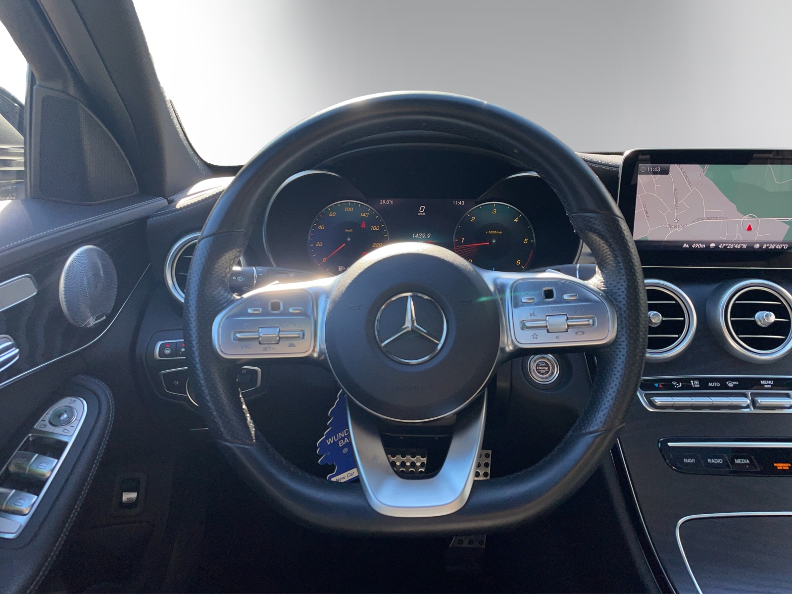 MERCEDES-BENZ C 300 d AMG Line 4Matic 9G-Tronic-image-14
