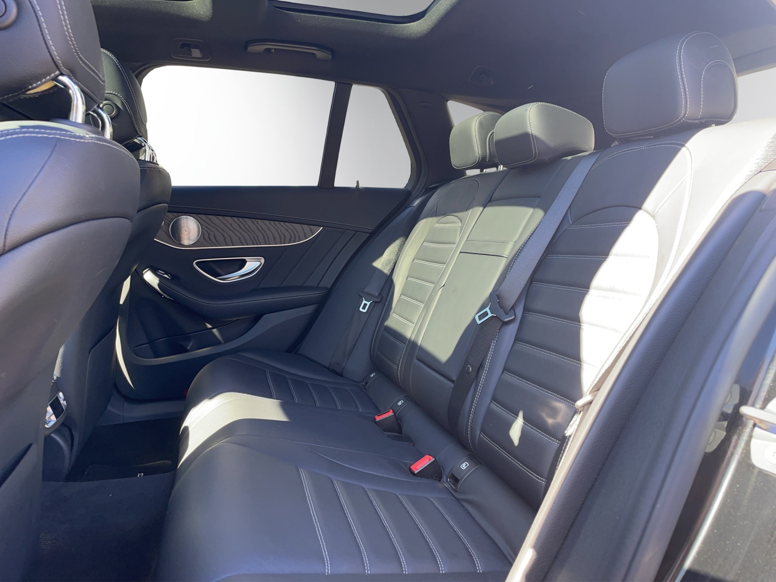 MERCEDES-BENZ C 300 d AMG Line 4Matic 9G-Tronic-image-11