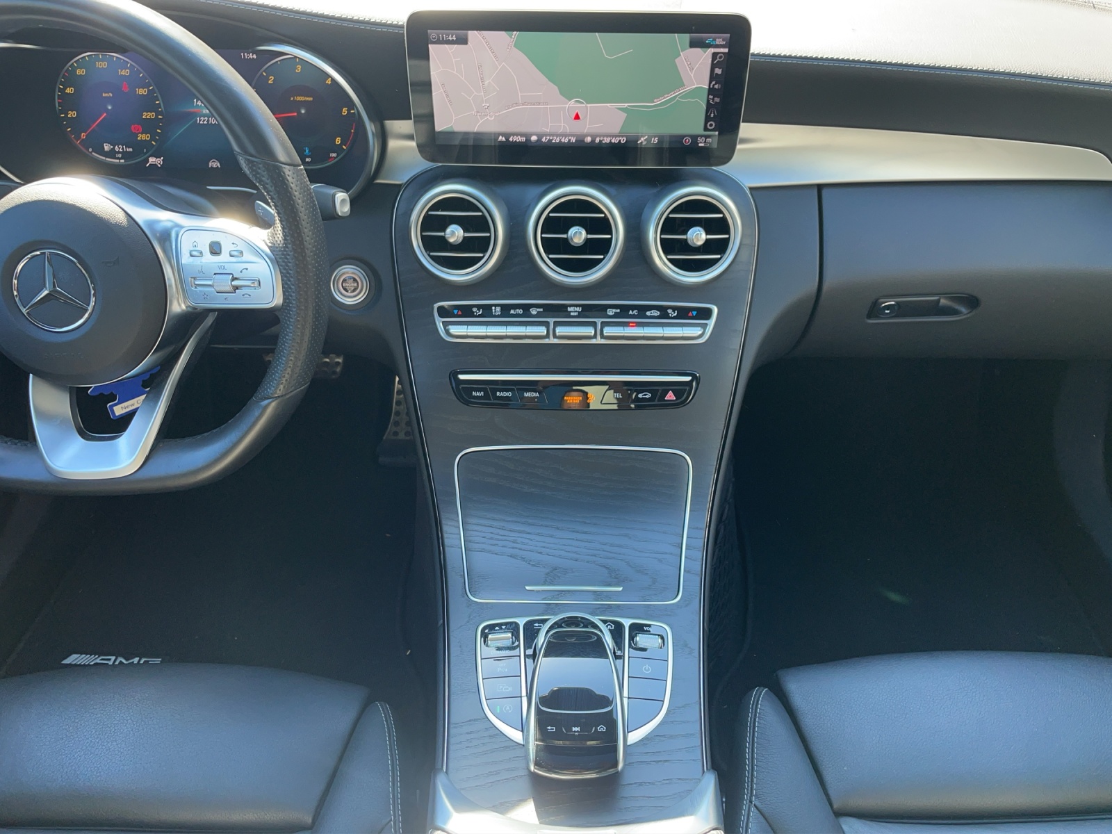 MERCEDES-BENZ C 300 d AMG Line 4Matic 9G-Tronic-image-16