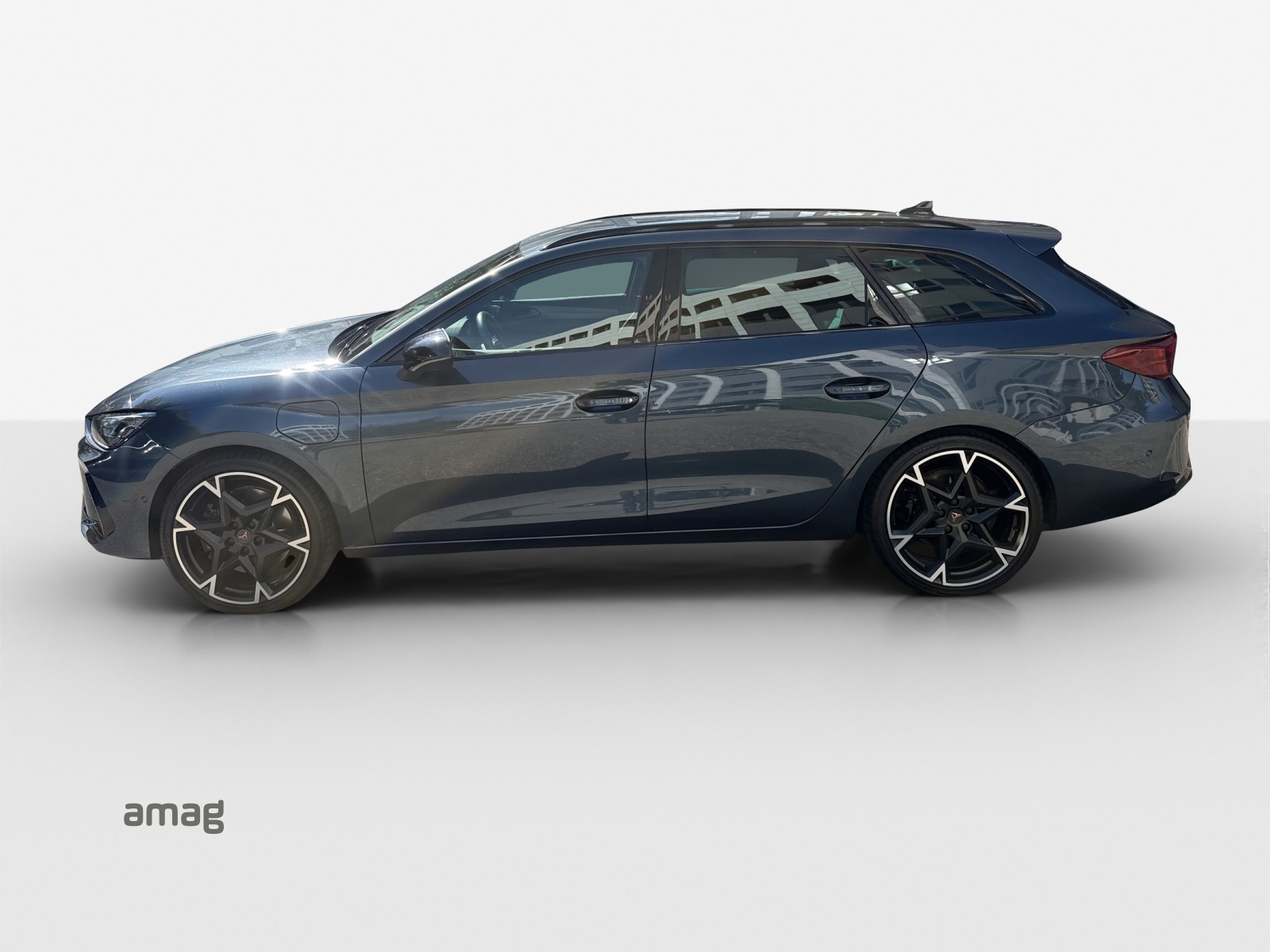 CUPRA LEON ST 1.5 e-HYBRID pHEV Black SymphonyDSG-image-1