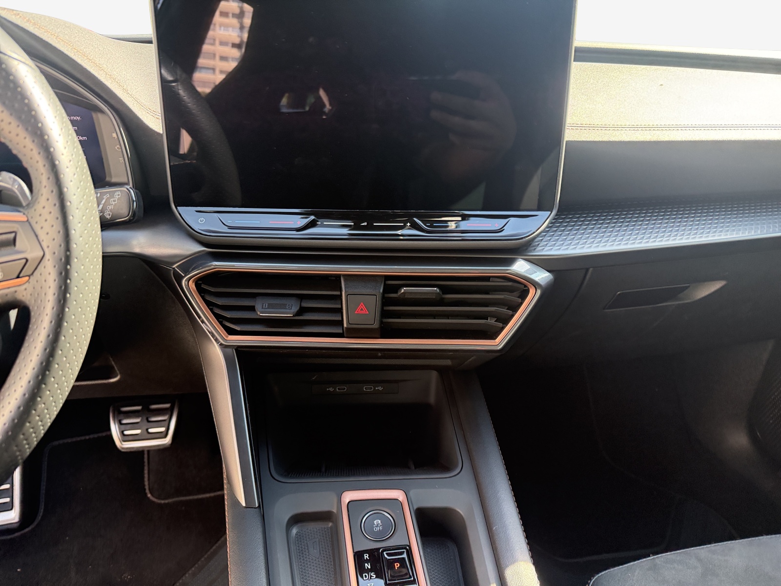 CUPRA LEON ST 1.5 e-HYBRID pHEV Black SymphonyDSG-image-10