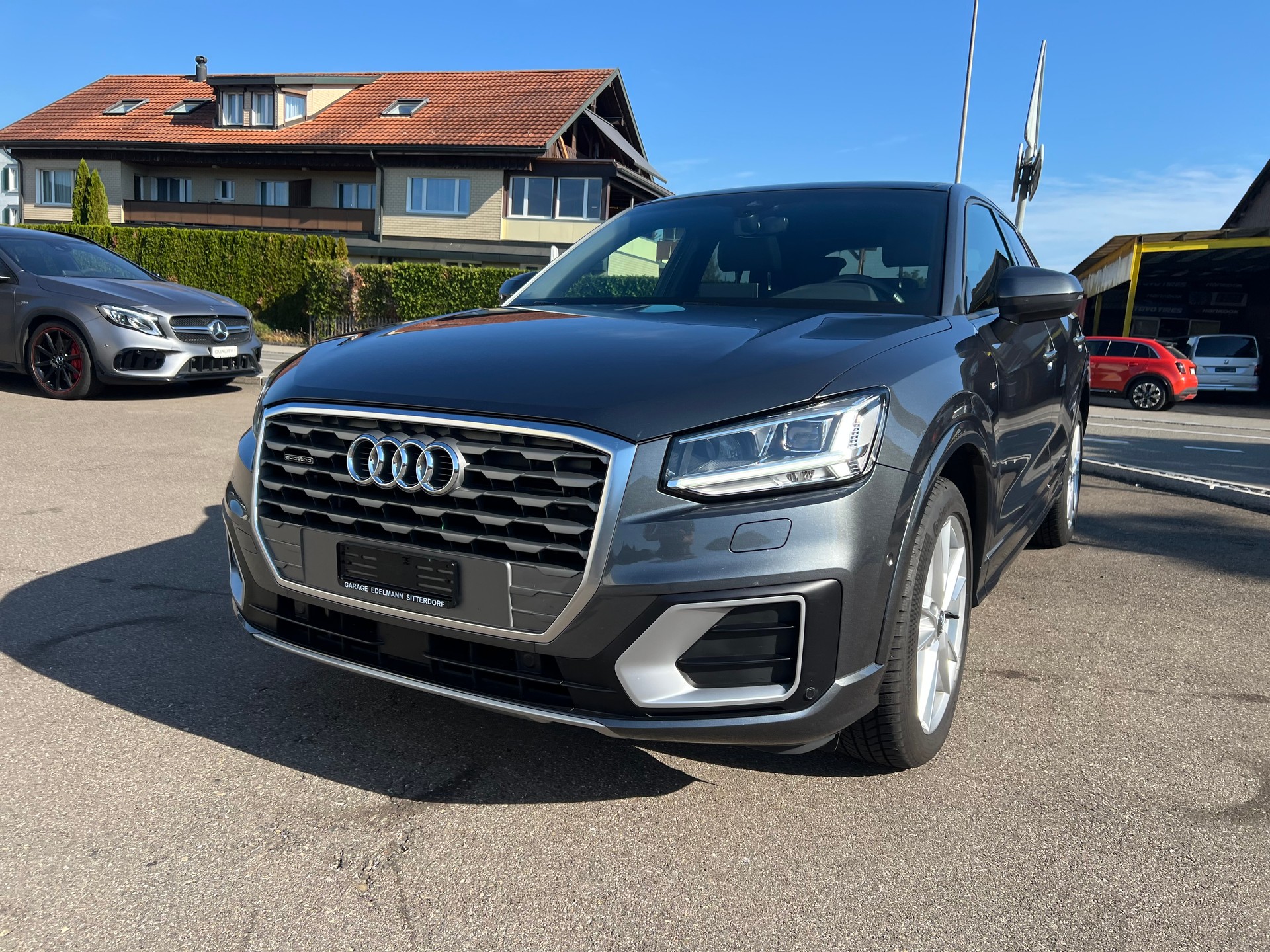 AUDI Q2 2.0 TFSI sport quattro S-tronic-image-2