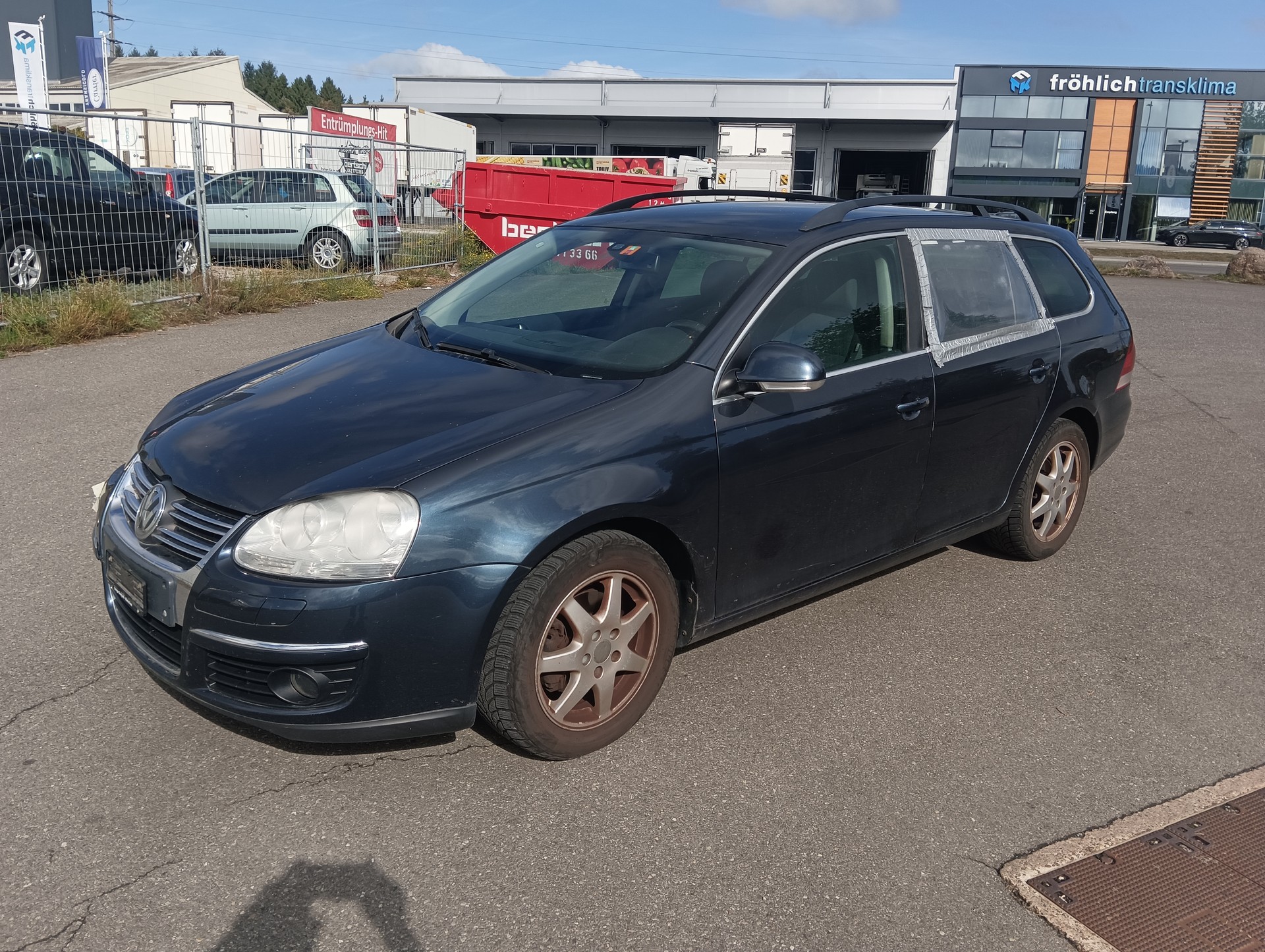 VW Golf Variant 2.0 TDI Sportline-image-4