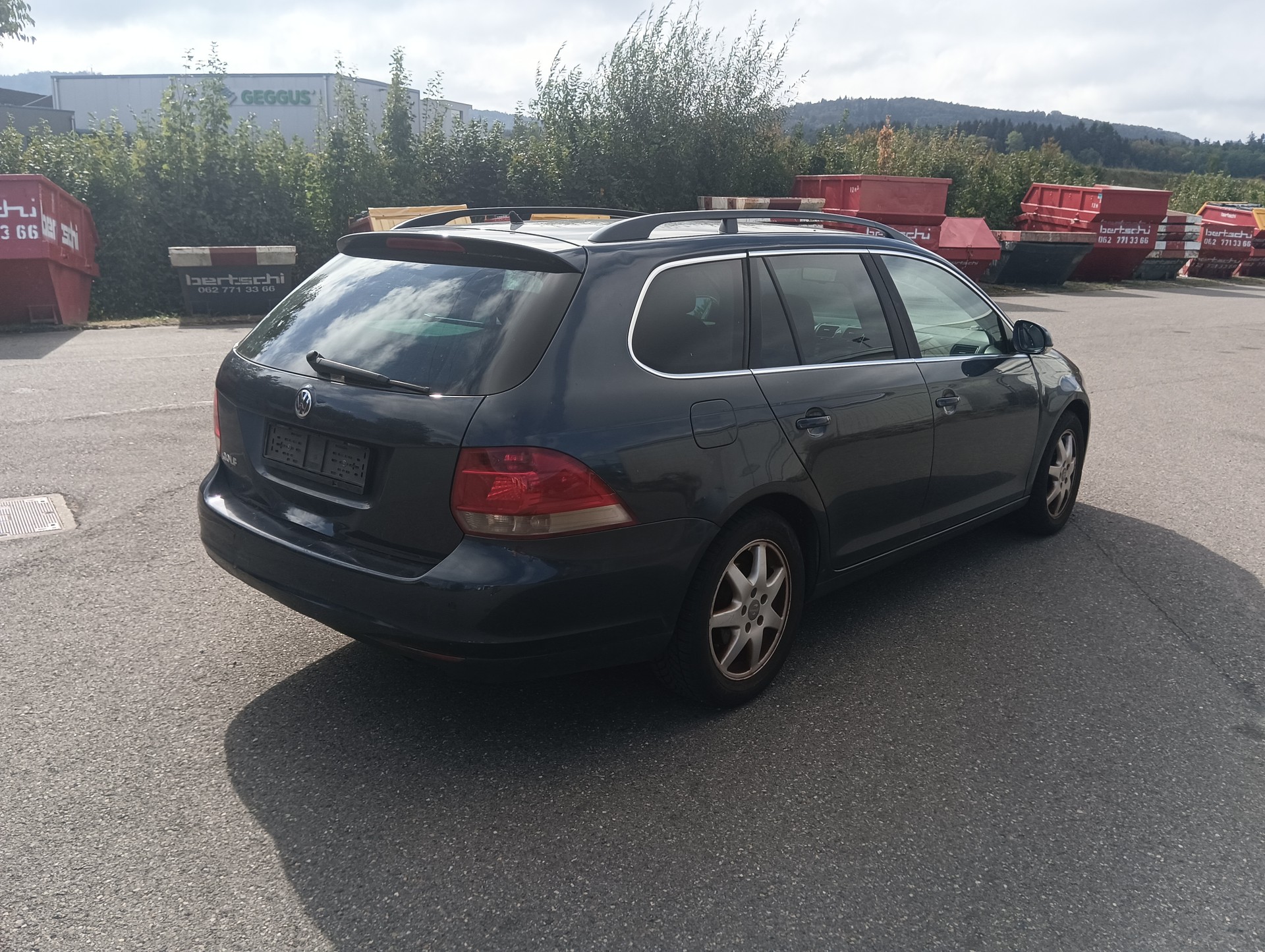 VW Golf Variant 2.0 TDI Sportline-image-3