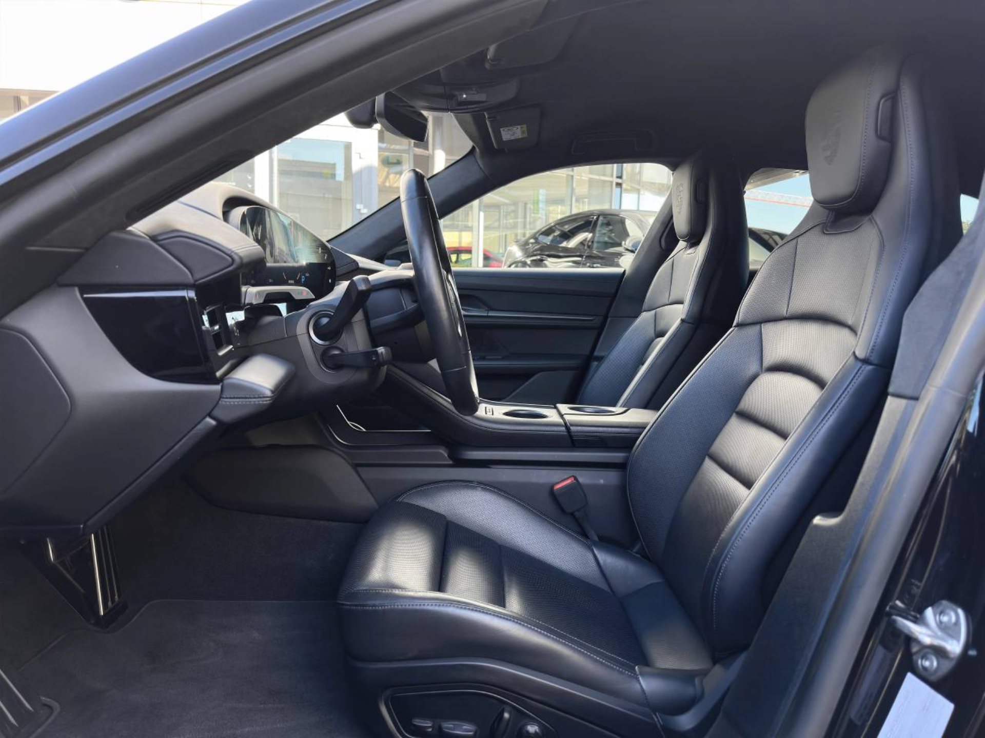 PORSCHE Taycan GTS Sport Turismo-showroom-element-3