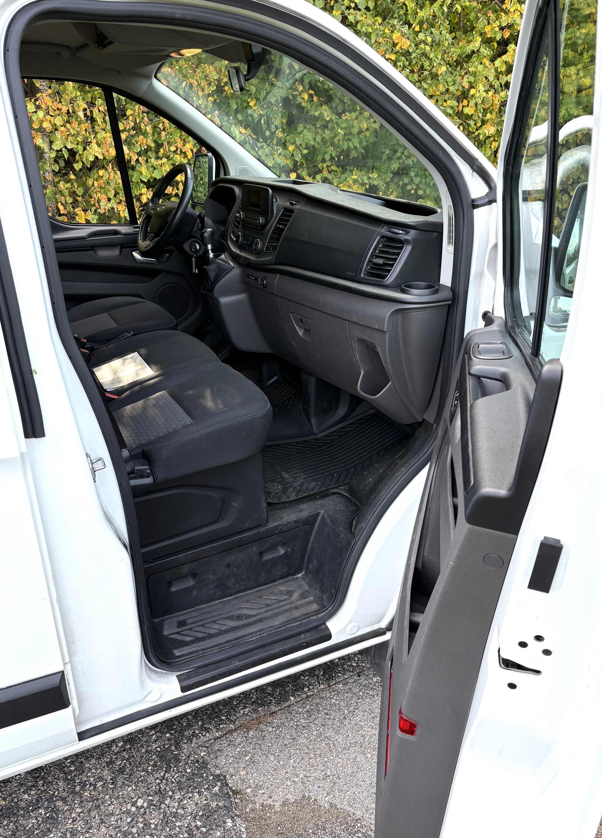 FORD Transit Custom 320 L1H1 Trend-image-10