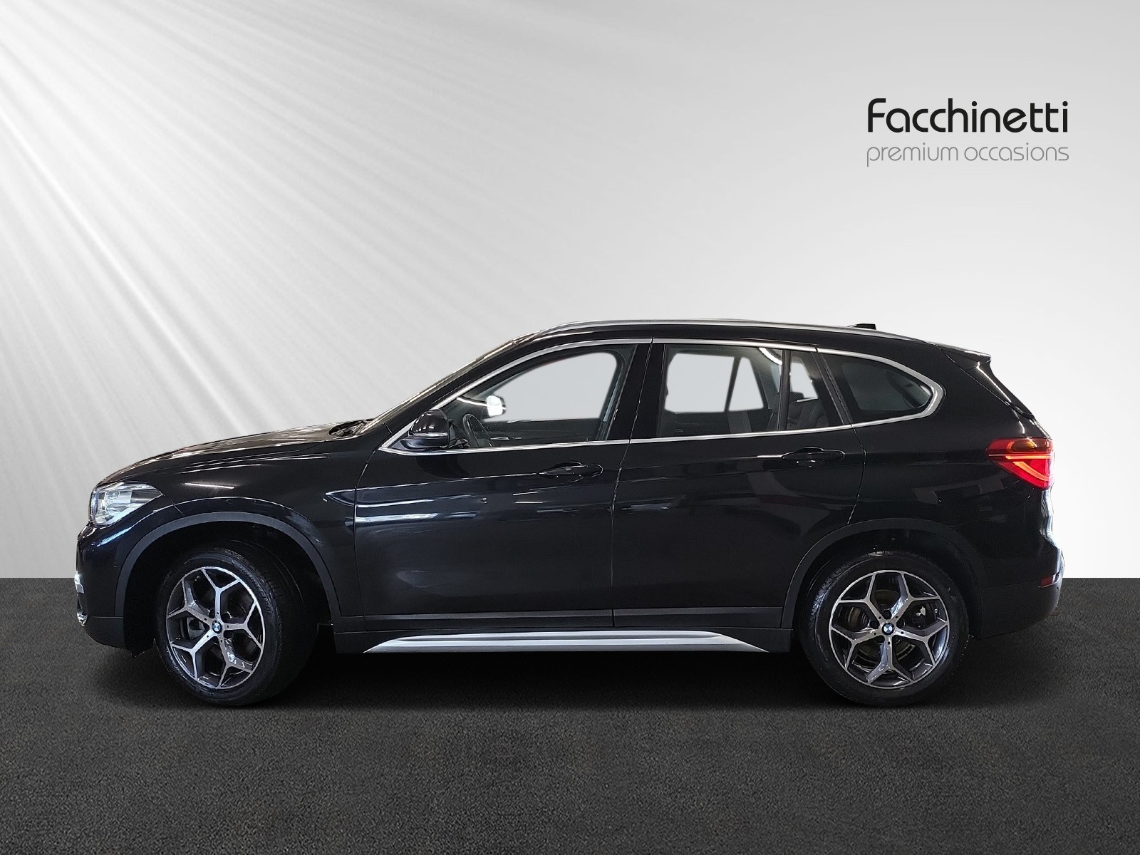 BMW X1 xDrive 20i xLine Steptronic-image-1