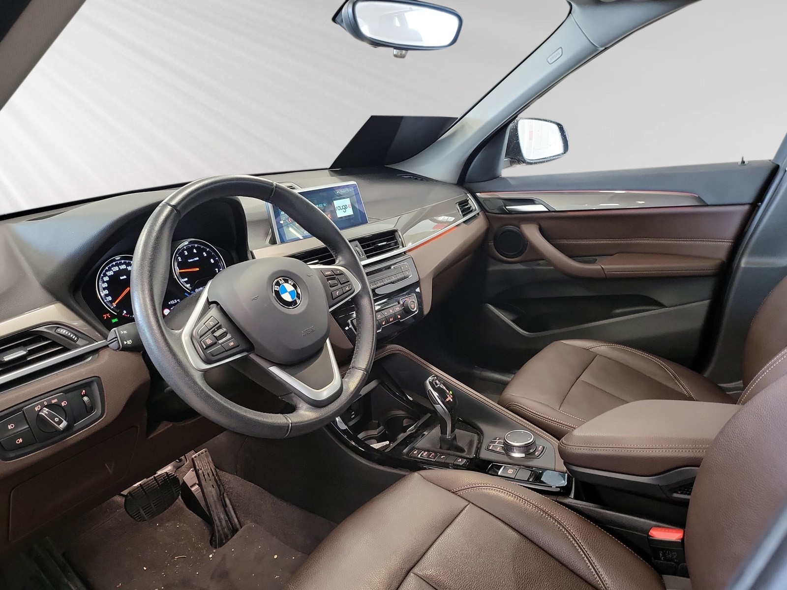 BMW X1 xDrive 20i xLine Steptronic-image-2