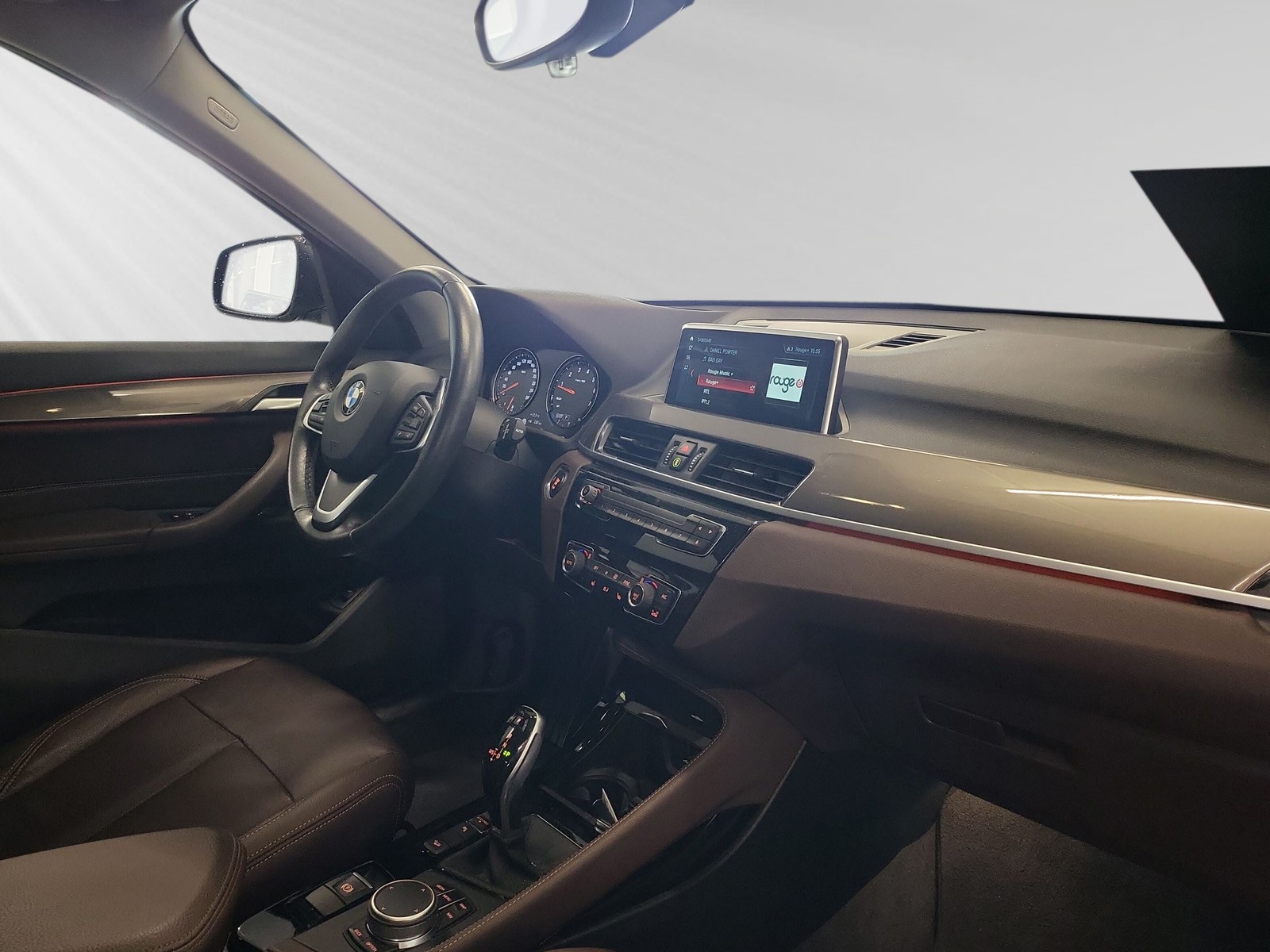 BMW X1 xDrive 20i xLine Steptronic-image-3