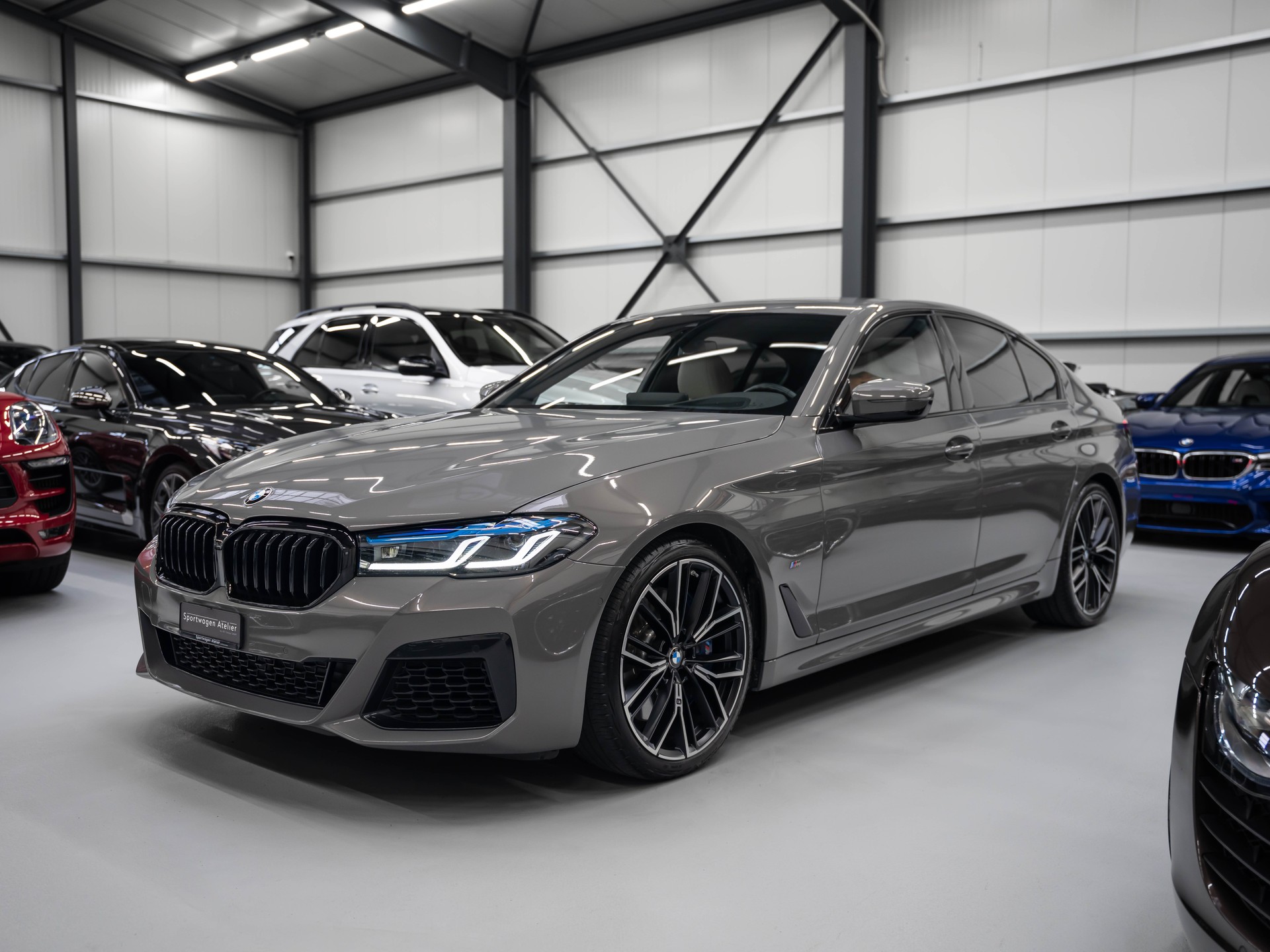 BMW M550i xDrive Steptronic-image-0