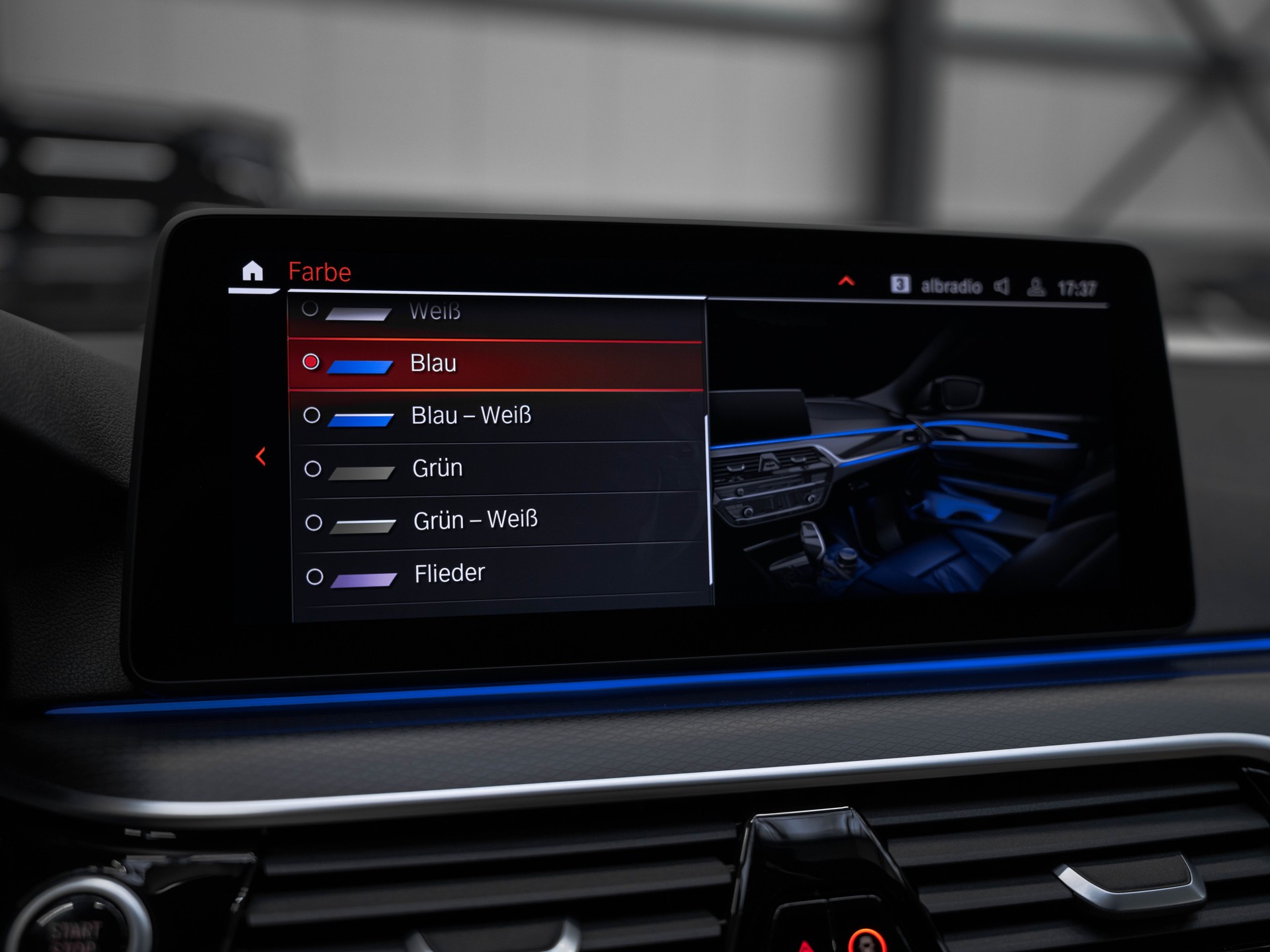 BMW M550i xDrive Steptronic-image-29