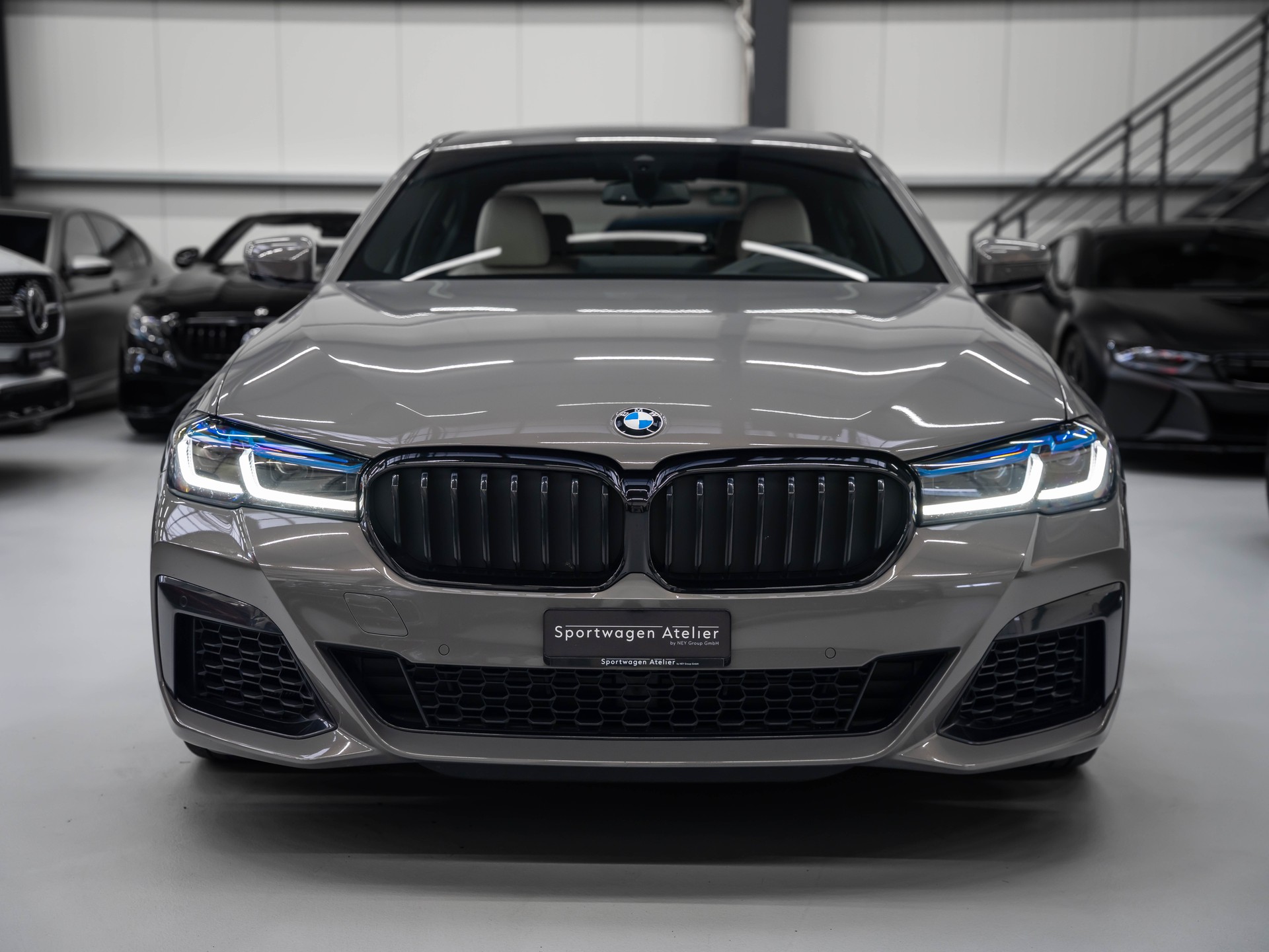BMW M550i xDrive Steptronic-image-5