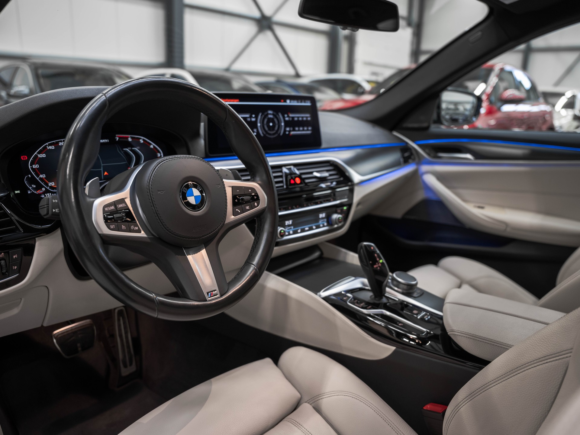 BMW M550i xDrive Steptronic-image-7